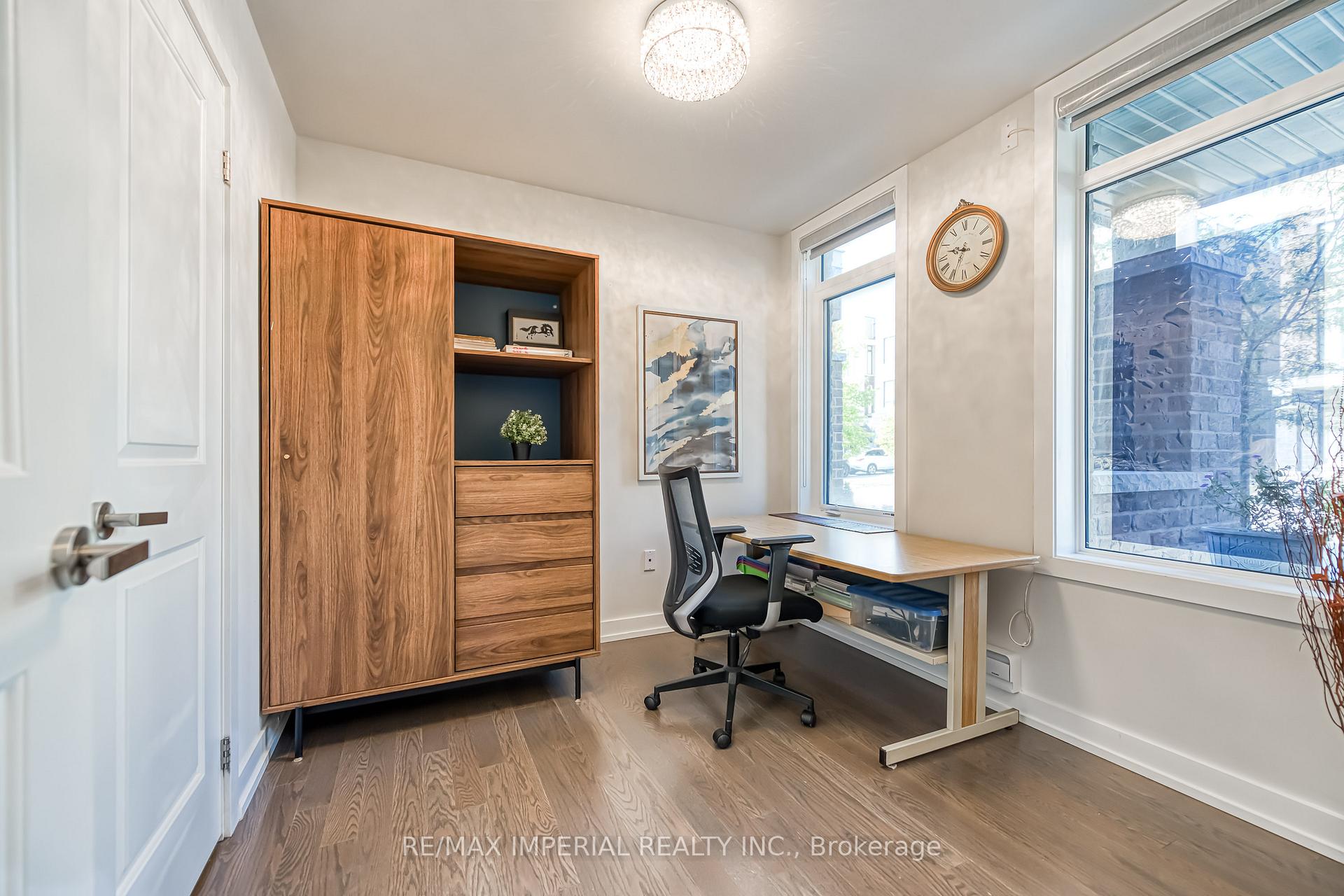 Photo 3 of 173 Salterton Circle, Vaughan, Rural Vaughan — HOMEH