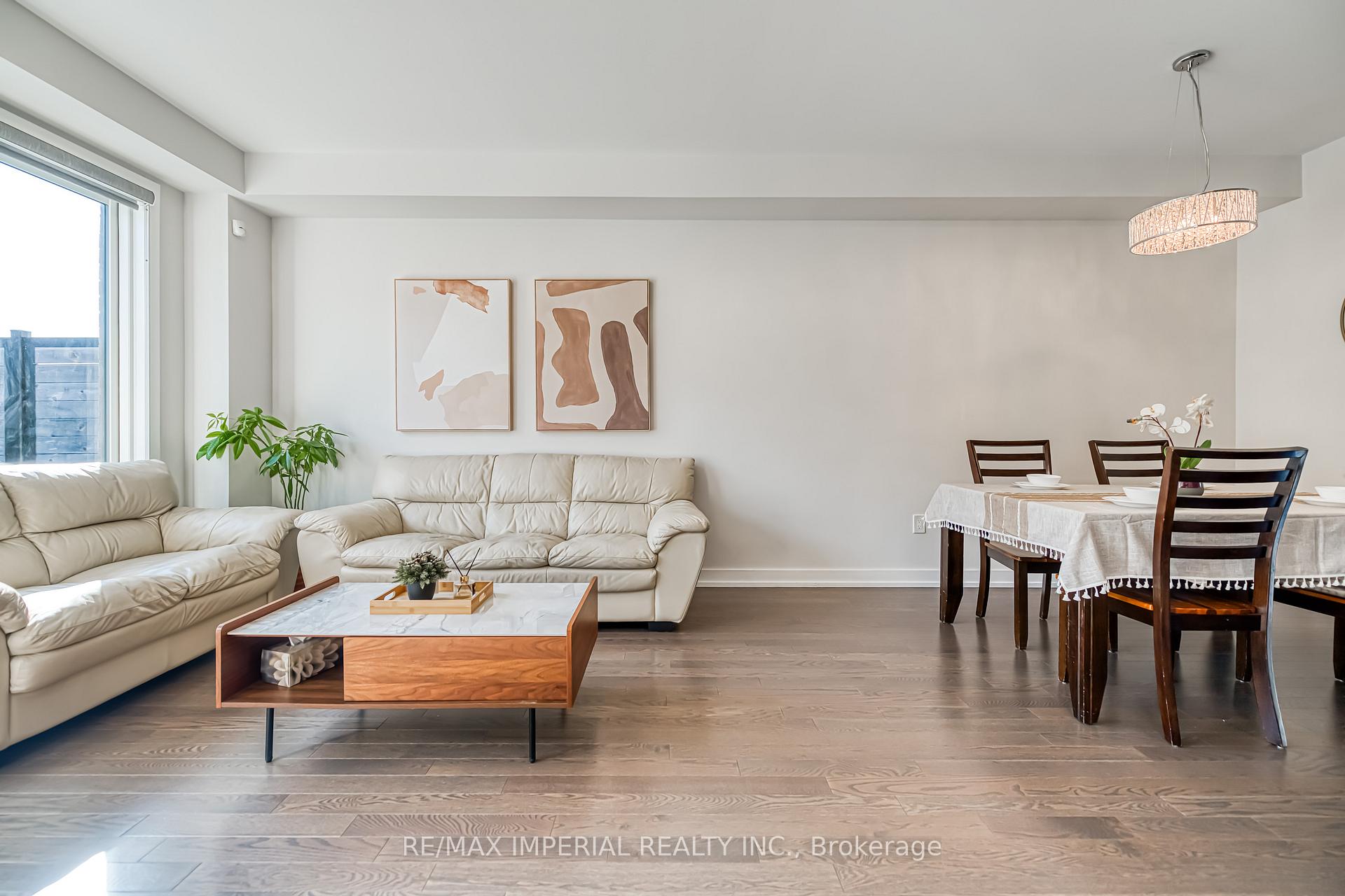 Photo 13 of 173 Salterton Circle, Vaughan, Rural Vaughan — HOMEH
