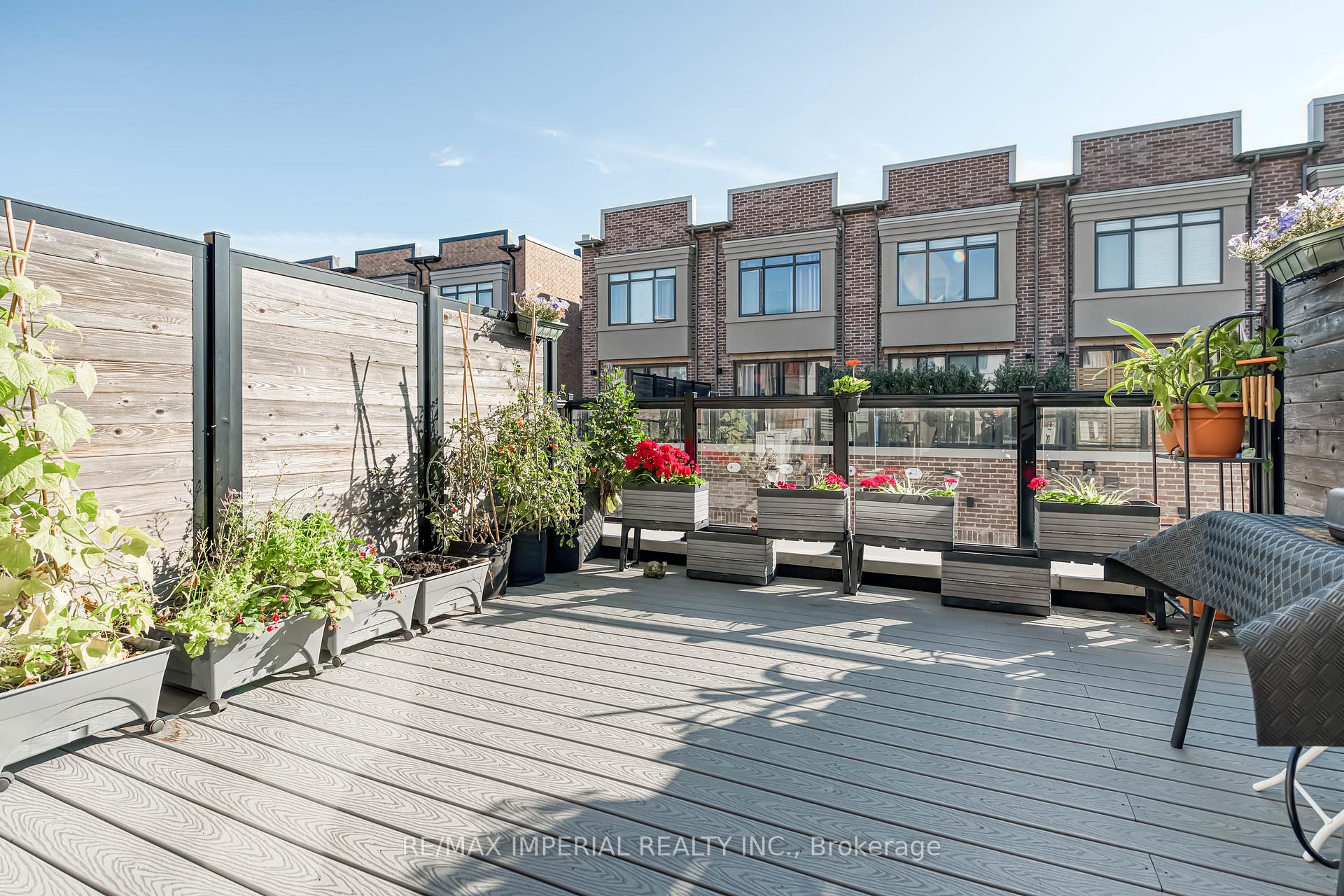 Photo 18 of 173 Salterton Circle, Vaughan, Rural Vaughan — HOMEH