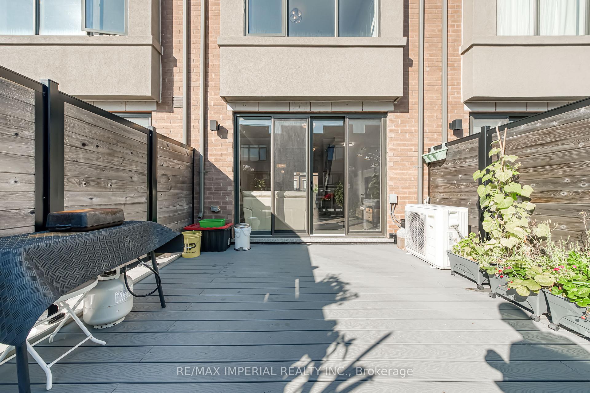 Photo 20 of 173 Salterton Circle, Vaughan, Rural Vaughan — HOMEH
