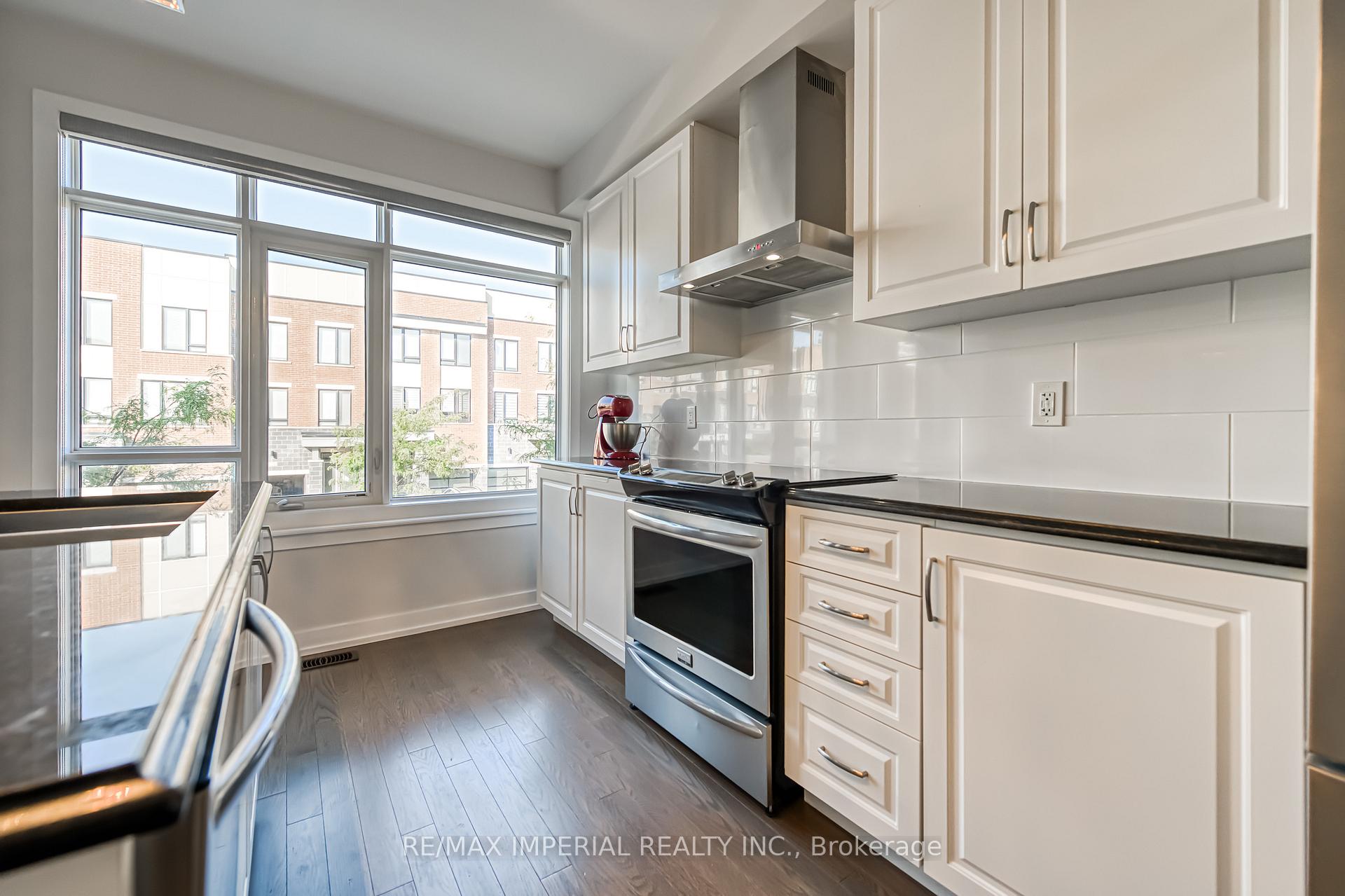 Photo 25 of 173 Salterton Circle, Vaughan, Rural Vaughan — HOMEH
