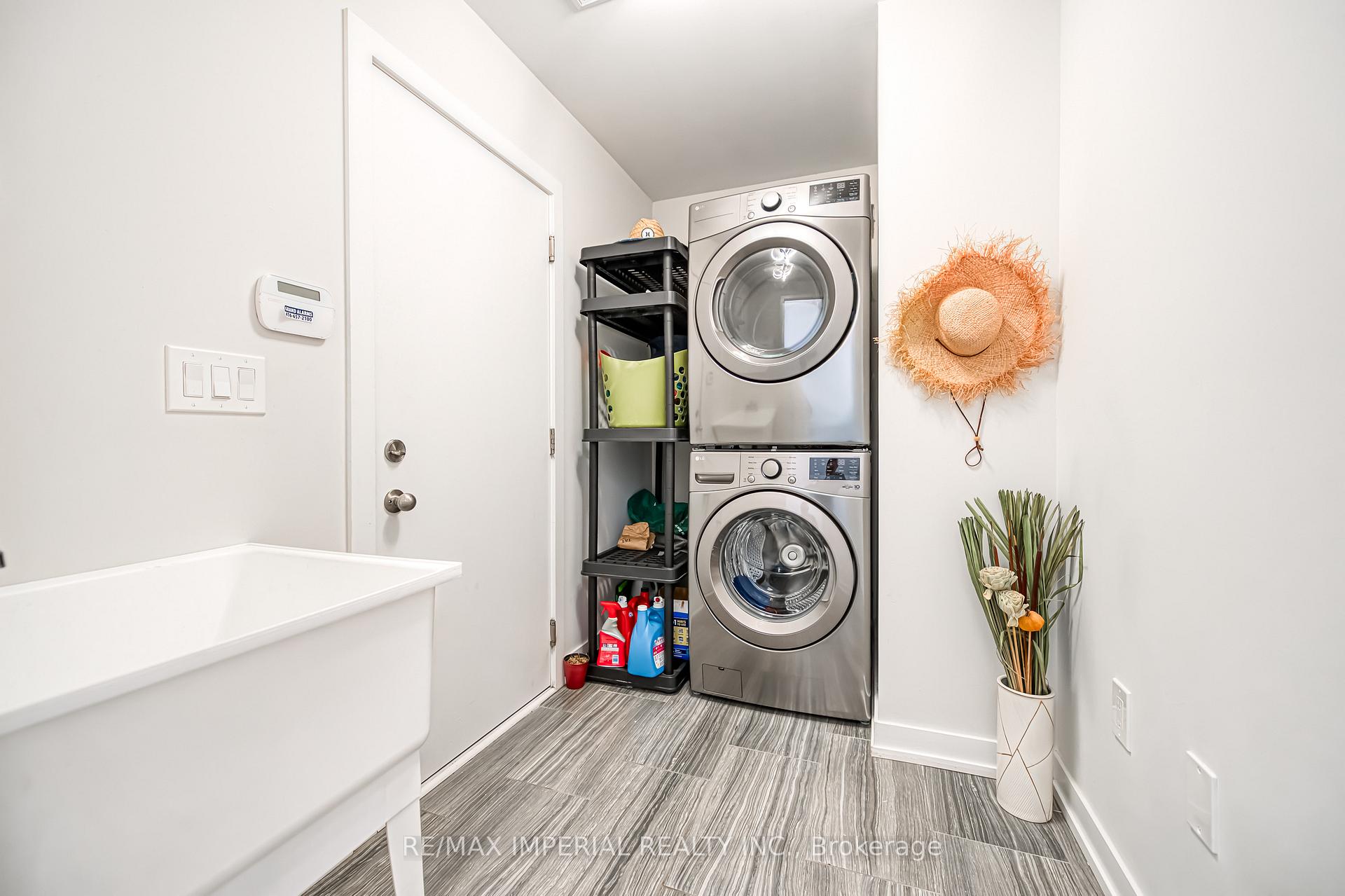 Photo 37 of 173 Salterton Circle, Vaughan, Rural Vaughan — HOMEH