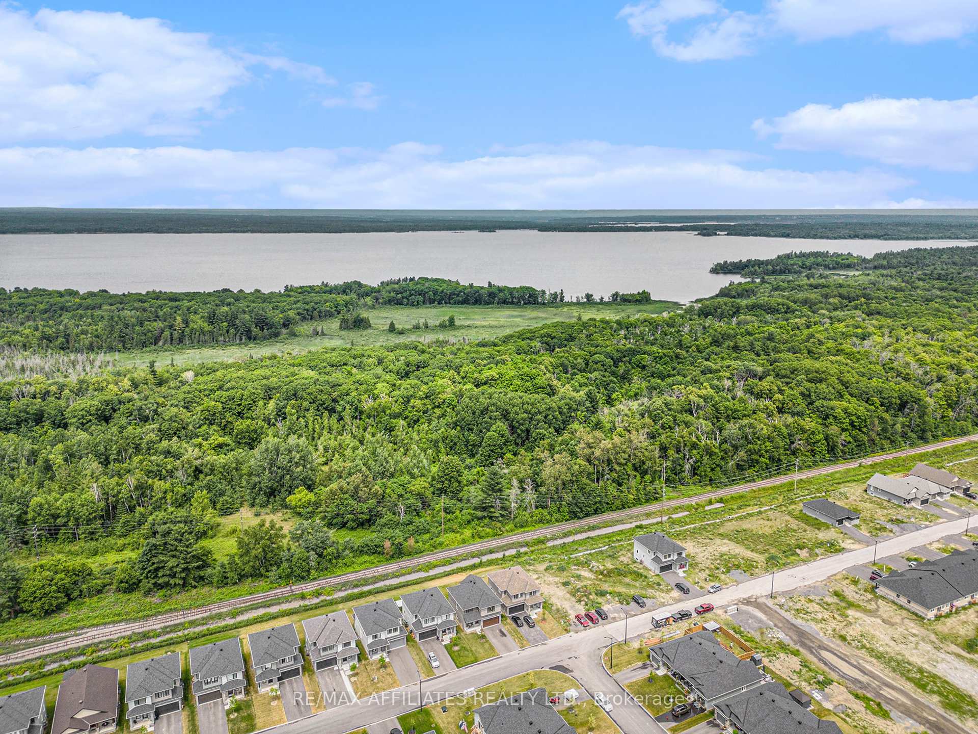 Photo 27 of 137 Seabert Drive, Arnprior — HOMEH