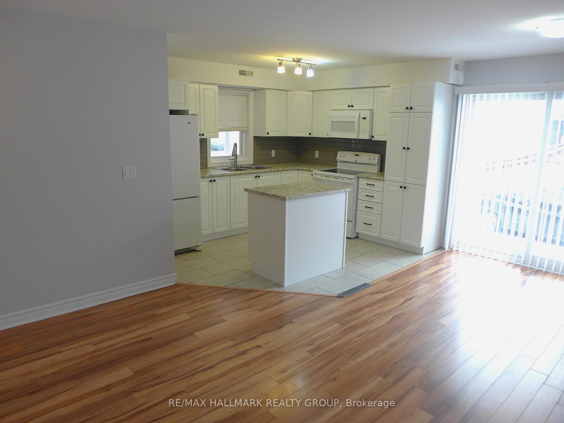 Photo 4 of Unit 2, 216 Carillon Street, Ottawa, Vanier — HOMEH