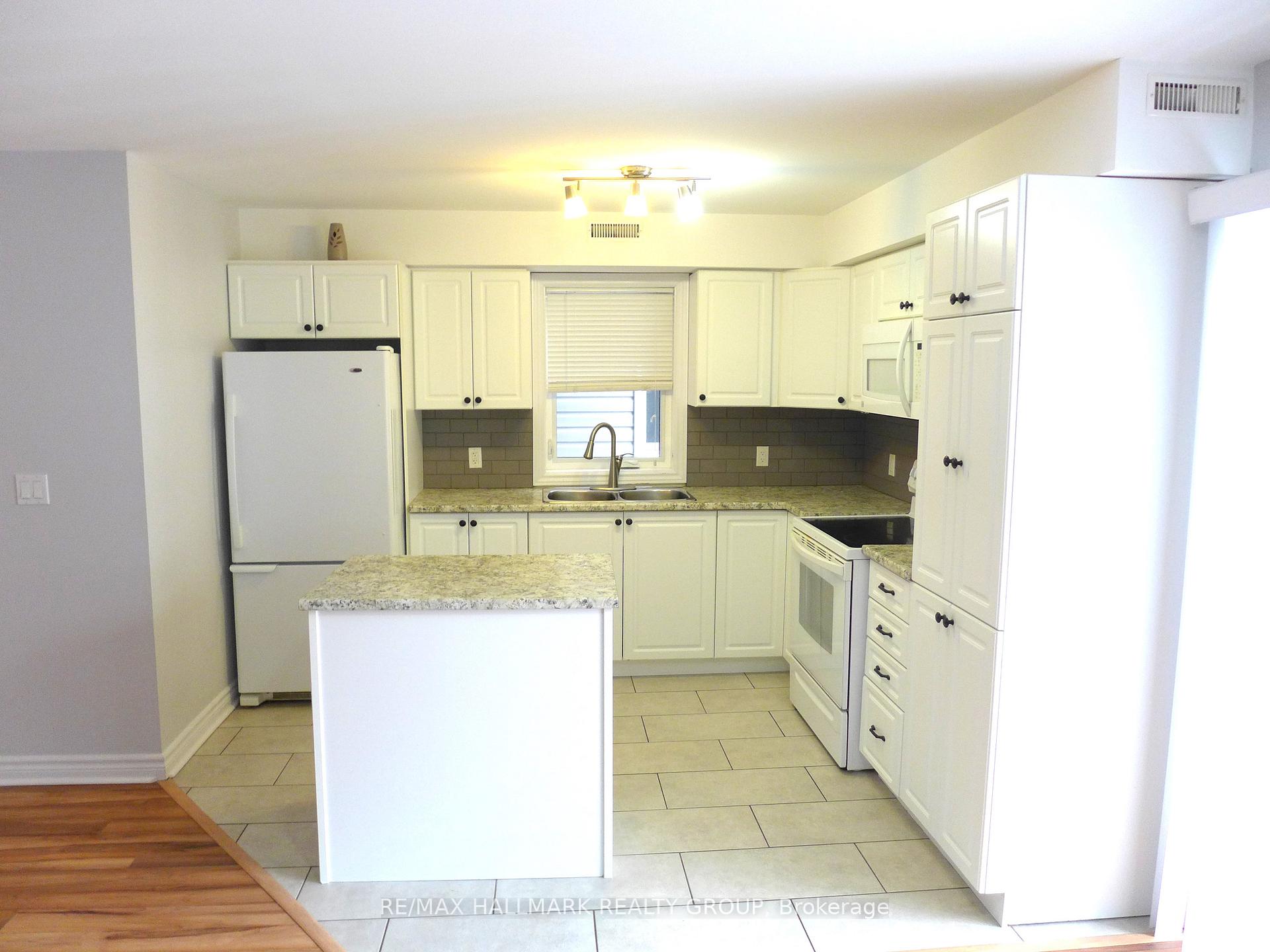 Photo 6 of Unit 2, 216 Carillon Street, Ottawa, Vanier — HOMEH