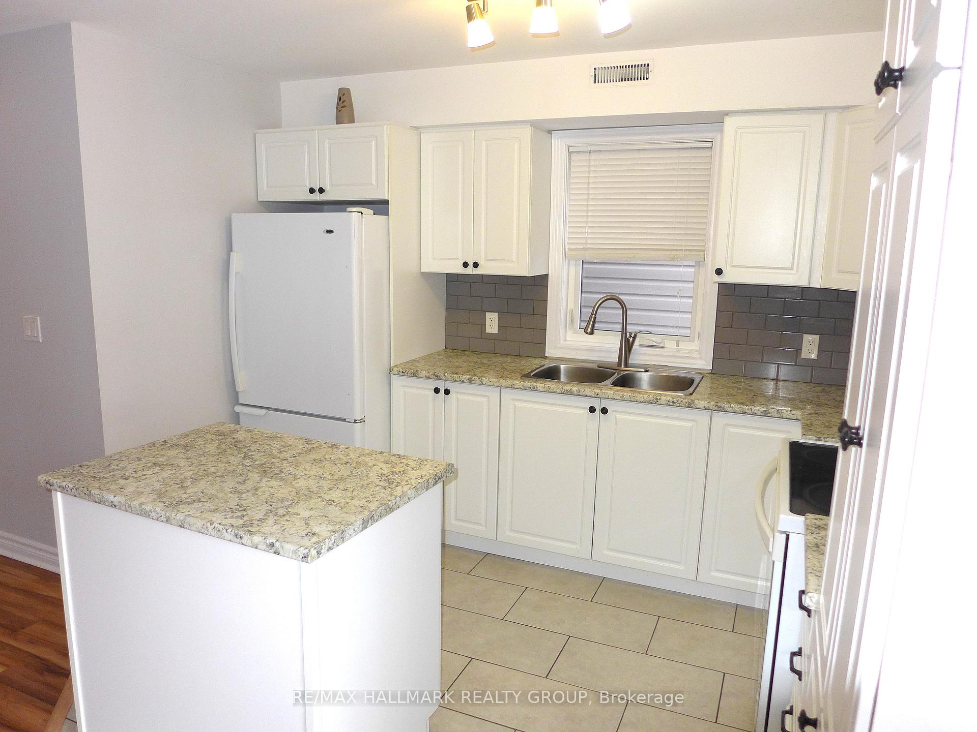 Photo 7 of Unit 2, 216 Carillon Street, Ottawa, Vanier — HOMEH