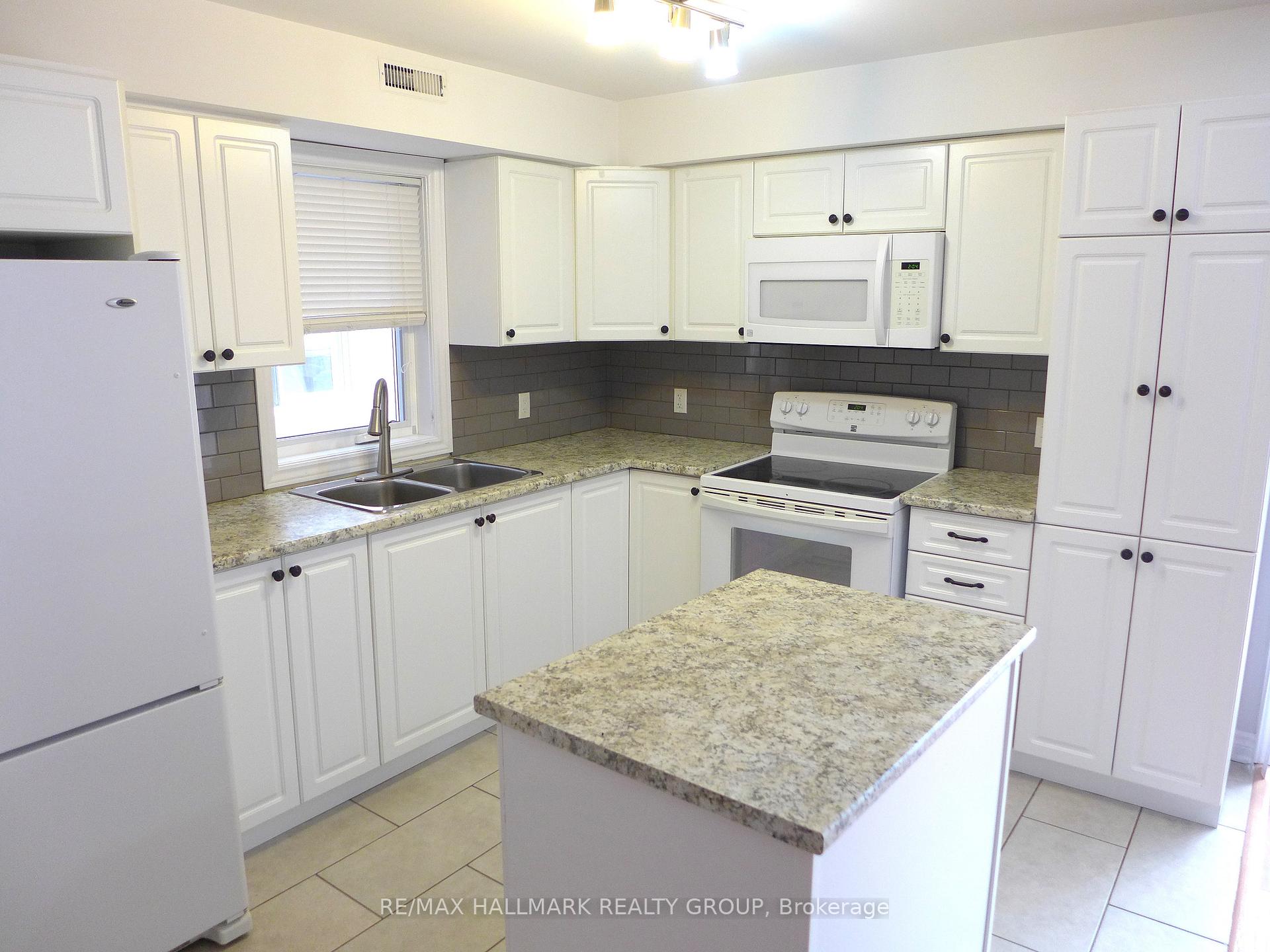 Photo 8 of Unit 2, 216 Carillon Street, Ottawa, Vanier — HOMEH