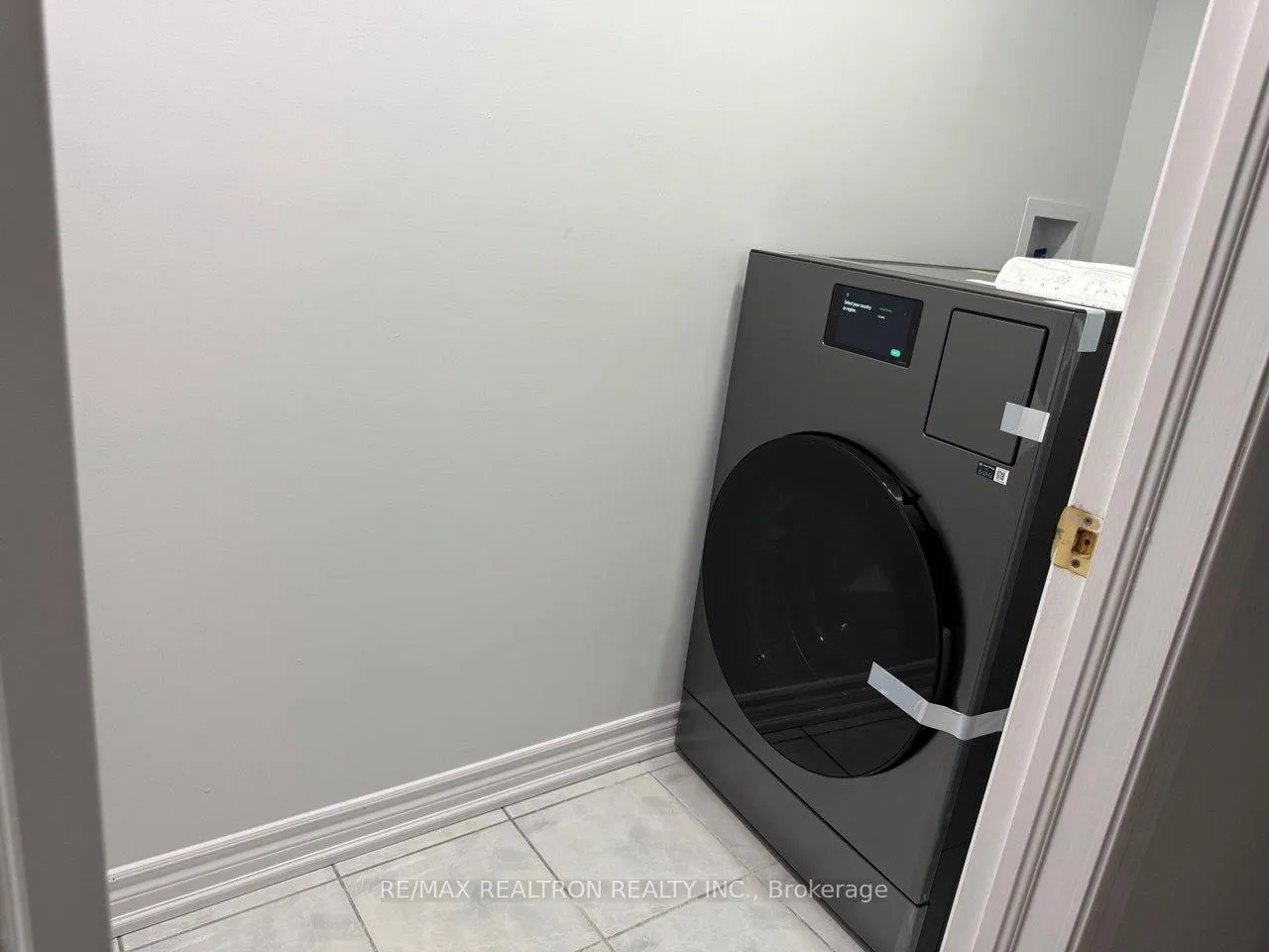 Photo 13 of Unit Basement Unit 2, 206 Corner Ridge Road, Aurora, Aurora Highlands — HOMEH