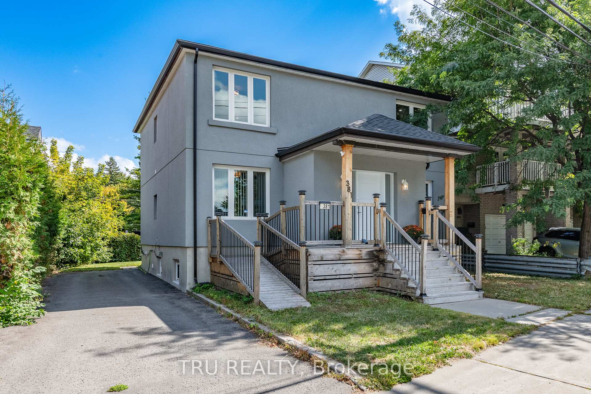 Photo 3 of 381 North River Road, Ottawa, Vanier — HOMEH