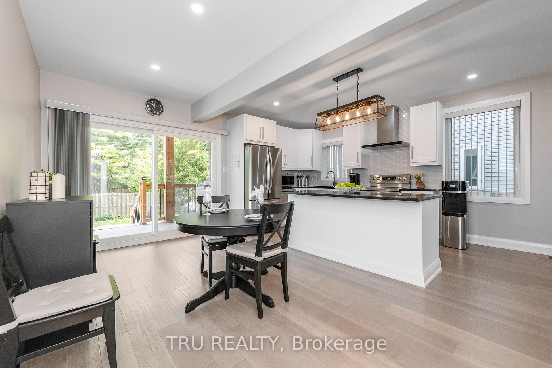 Photo 12 of 381 North River Road, Ottawa, Vanier — HOMEH
