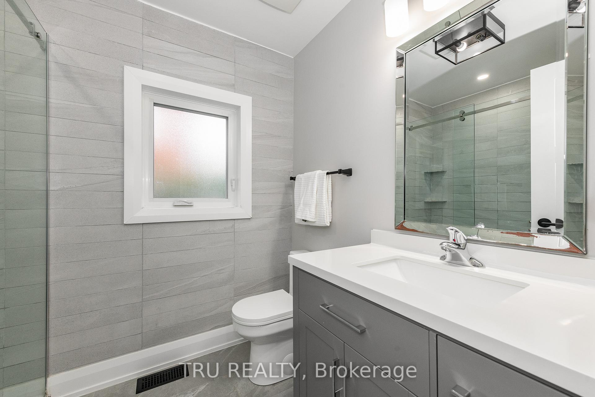 Photo 15 of 381 North River Road, Ottawa, Vanier — HOMEH