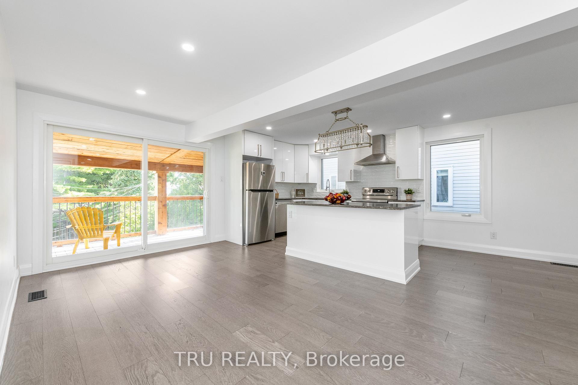 Photo 17 of 381 North River Road, Ottawa, Vanier — HOMEH