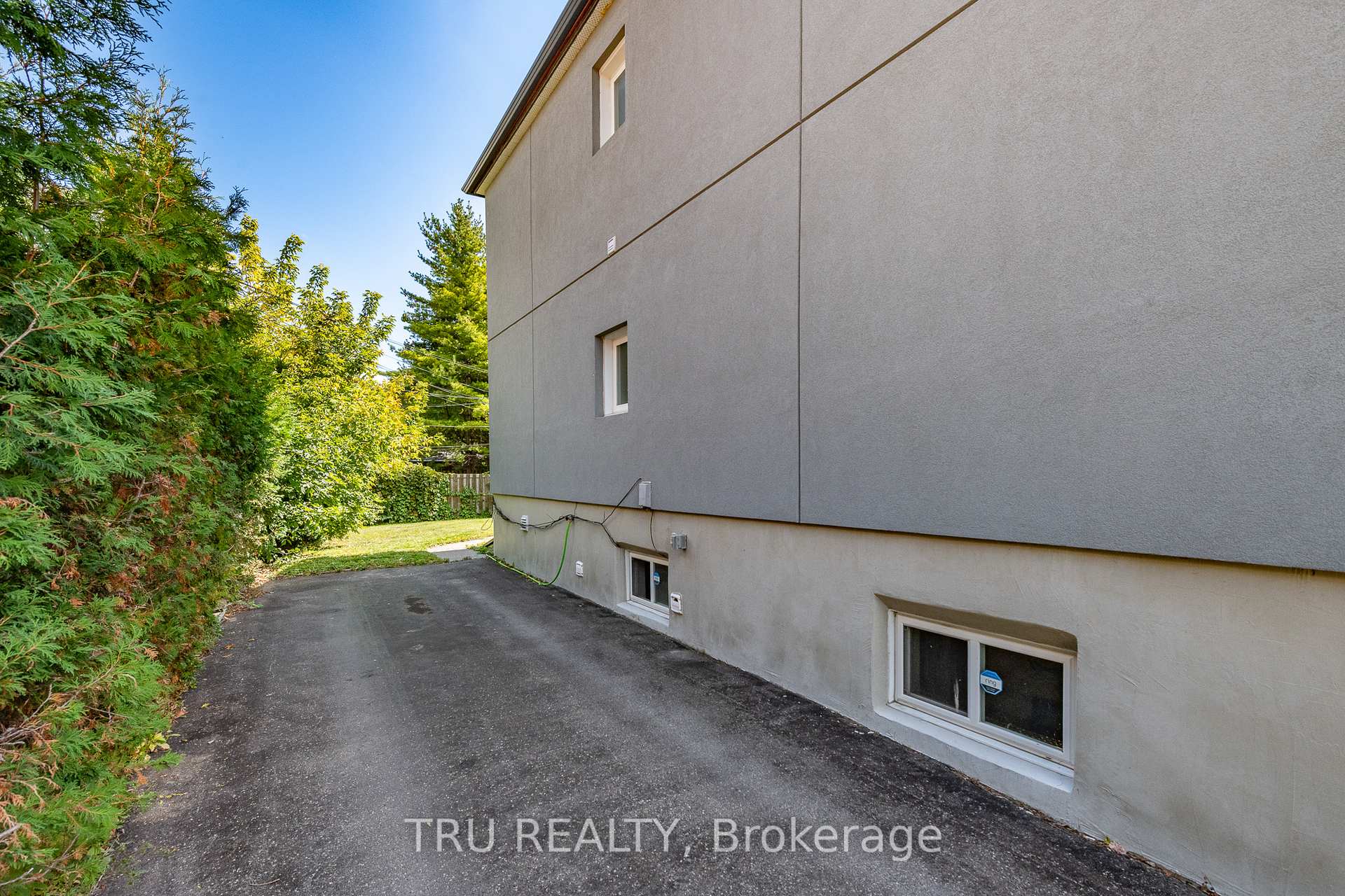 Photo 36 of 381 North River Road, Ottawa, Vanier — HOMEH