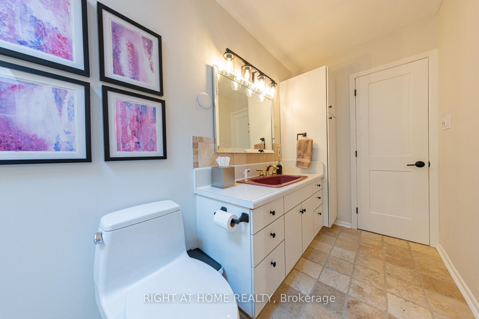 Photo 9 of 27 Bigwin Drive, Aurora, Aurora Heights — HOMEH