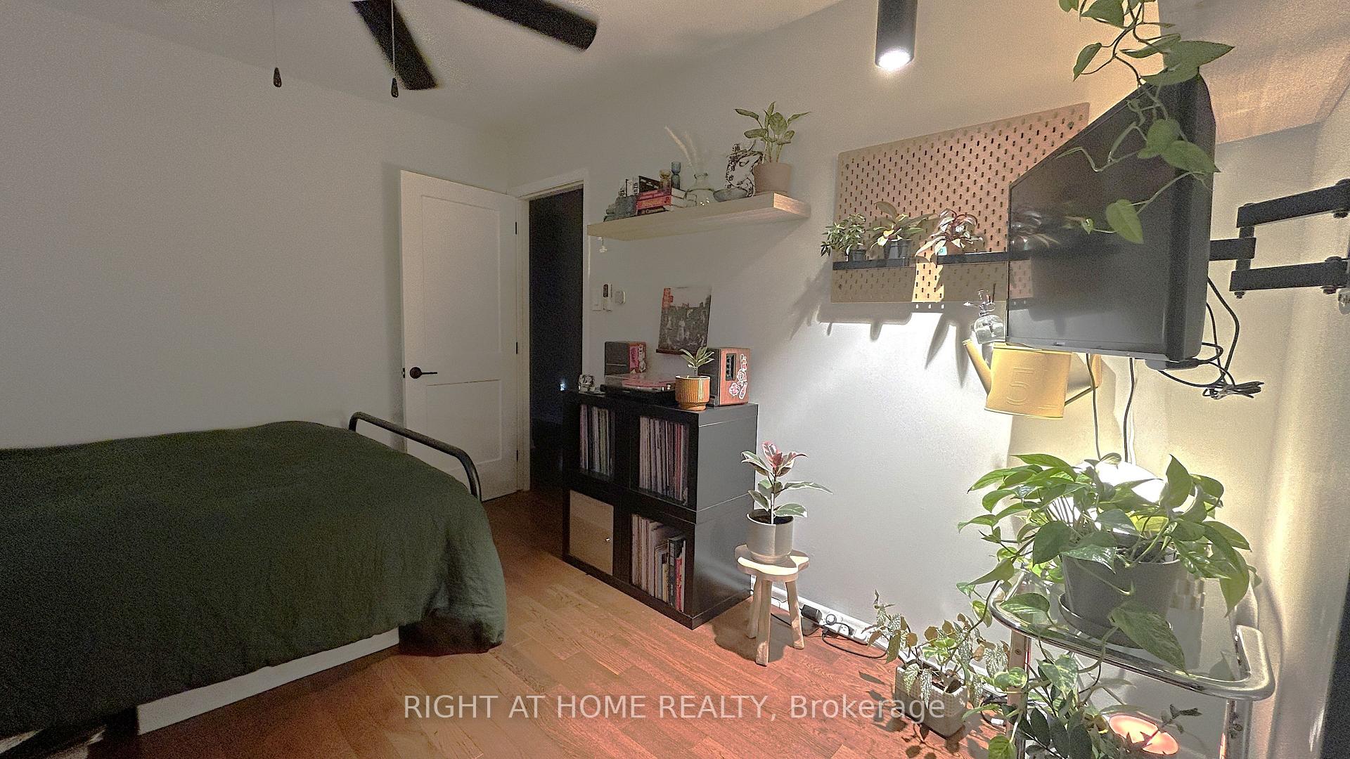 Photo 12 of 27 Bigwin Drive, Aurora, Aurora Heights — HOMEH