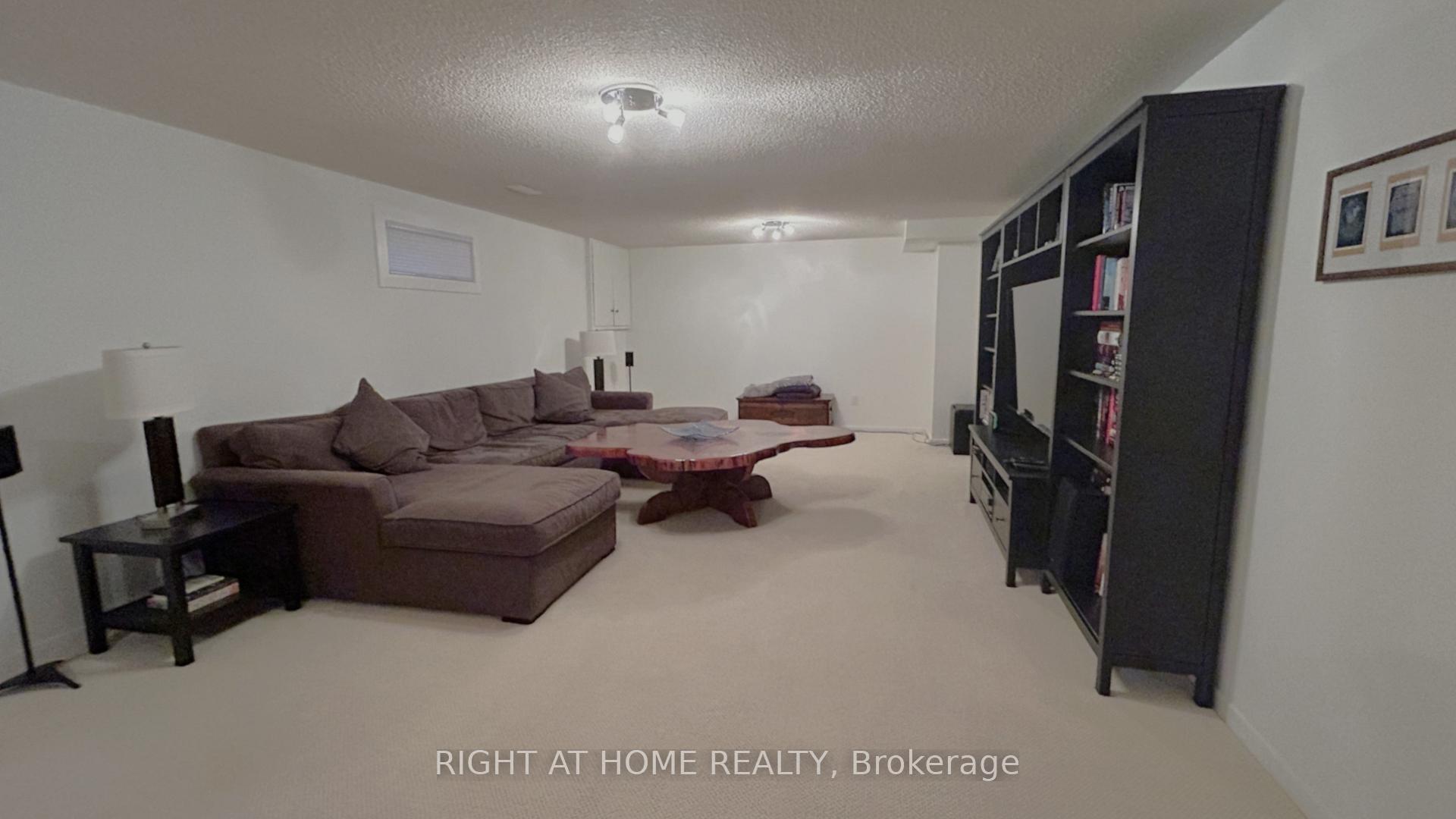 Photo 13 of 27 Bigwin Drive, Aurora, Aurora Heights — HOMEH