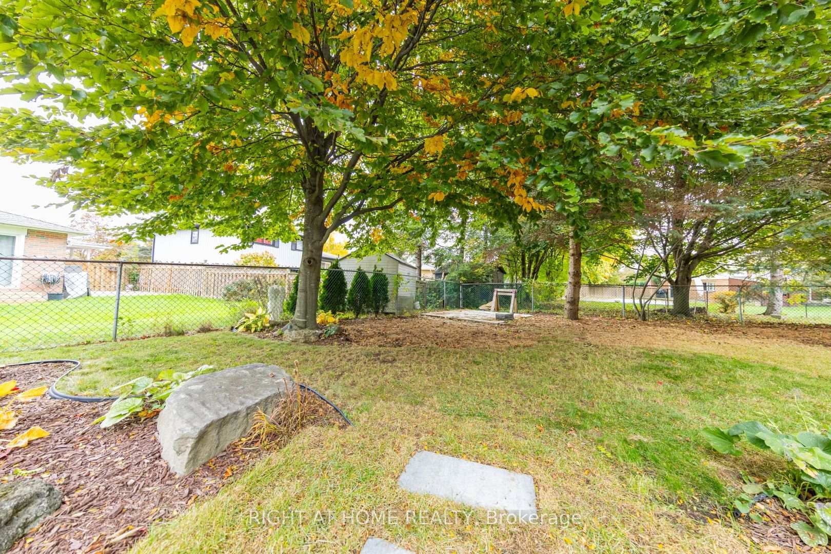 Photo 24 of 27 Bigwin Drive, Aurora, Aurora Heights — HOMEH