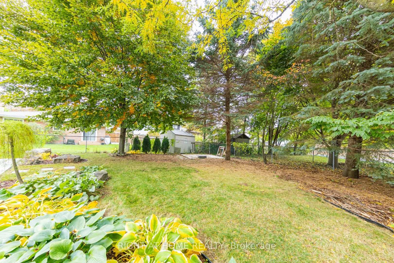 Photo 29 of 27 Bigwin Drive, Aurora, Aurora Heights — HOMEH