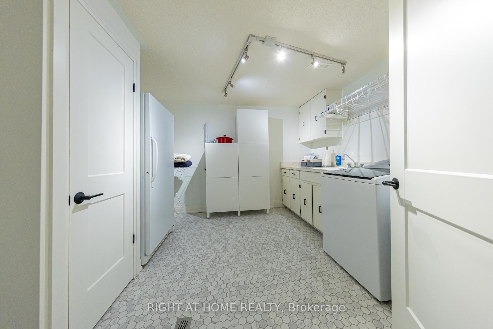 Photo 27 of 27 Bigwin Drive, Aurora, Aurora Heights — HOMEH
