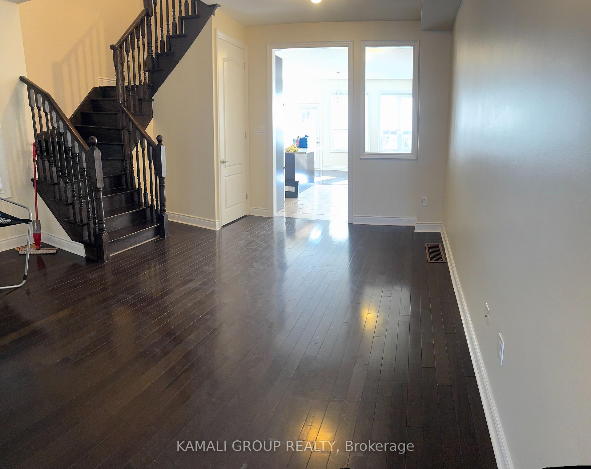 Photo 2 of 135 Lindbergh Drive, Vaughan, Vellore Village — HOMEH