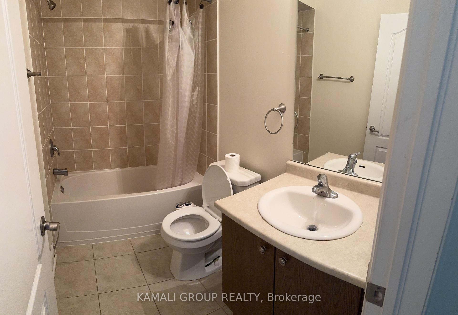 Photo 8 of 135 Lindbergh Drive, Vaughan, Vellore Village — HOMEH