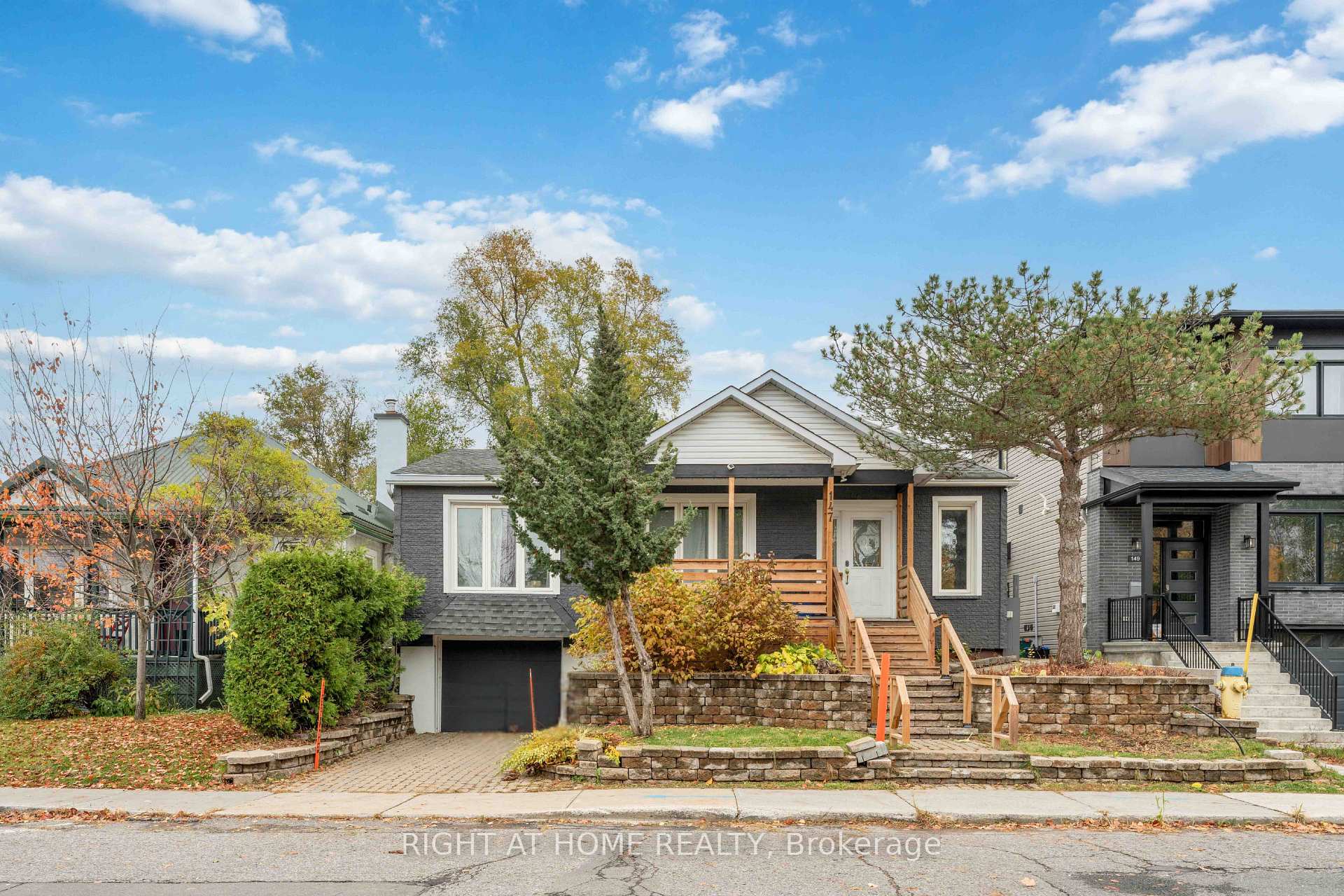 Front of 147 Longpre Street E