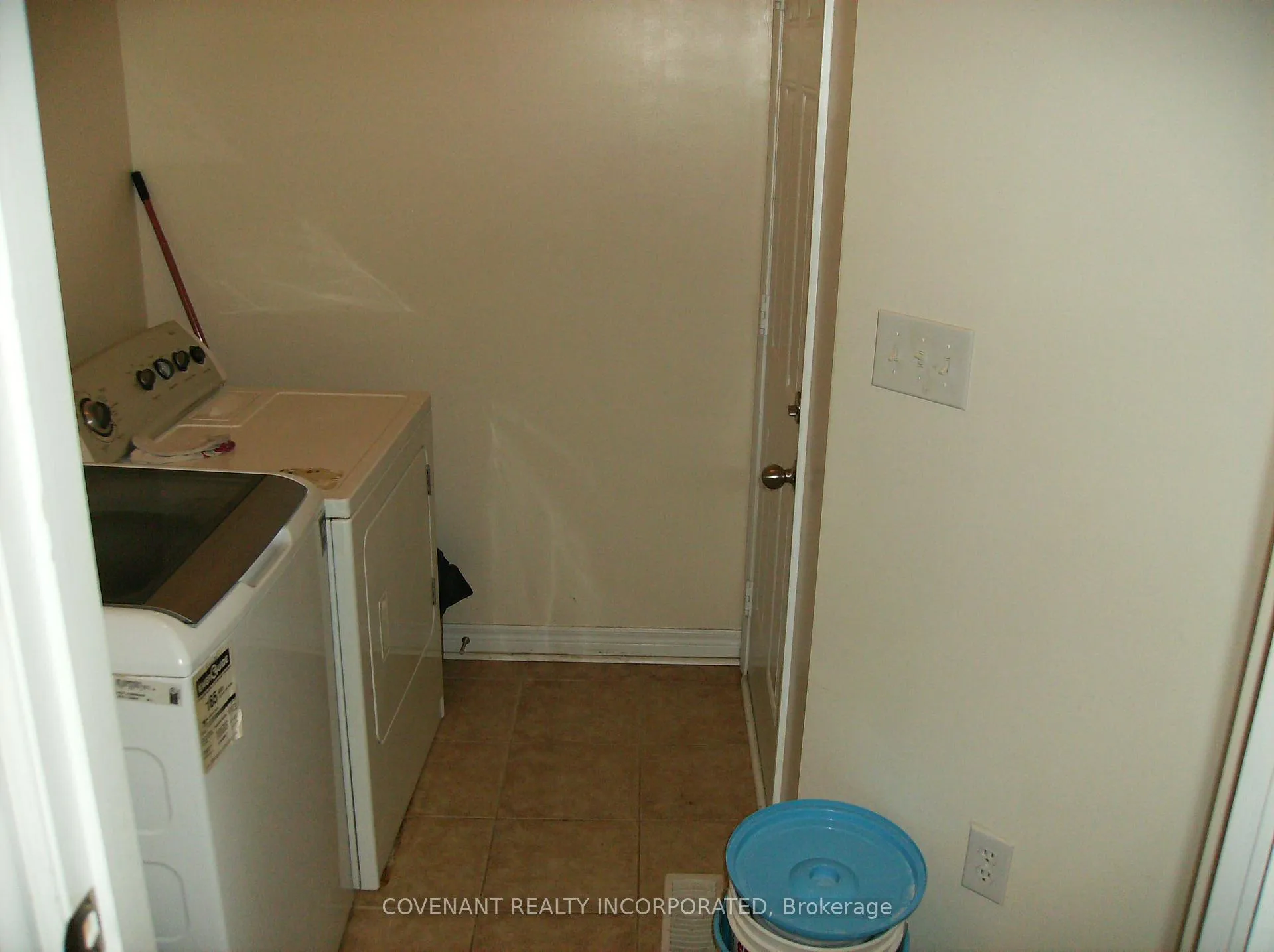 Photo 11 of 51 Campi Road, Vaughan, Vellore Village — HOMEH