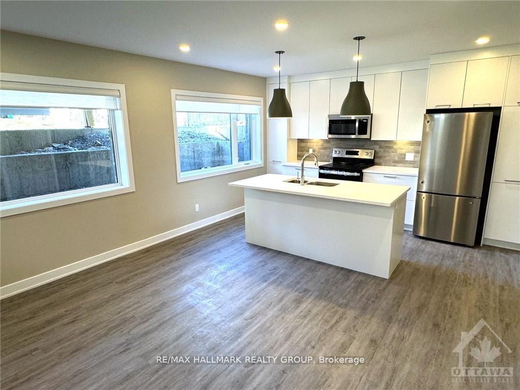 Photo 4 of Unit B, 314 Mona Avenue, Ottawa, Vanier — HOMEH