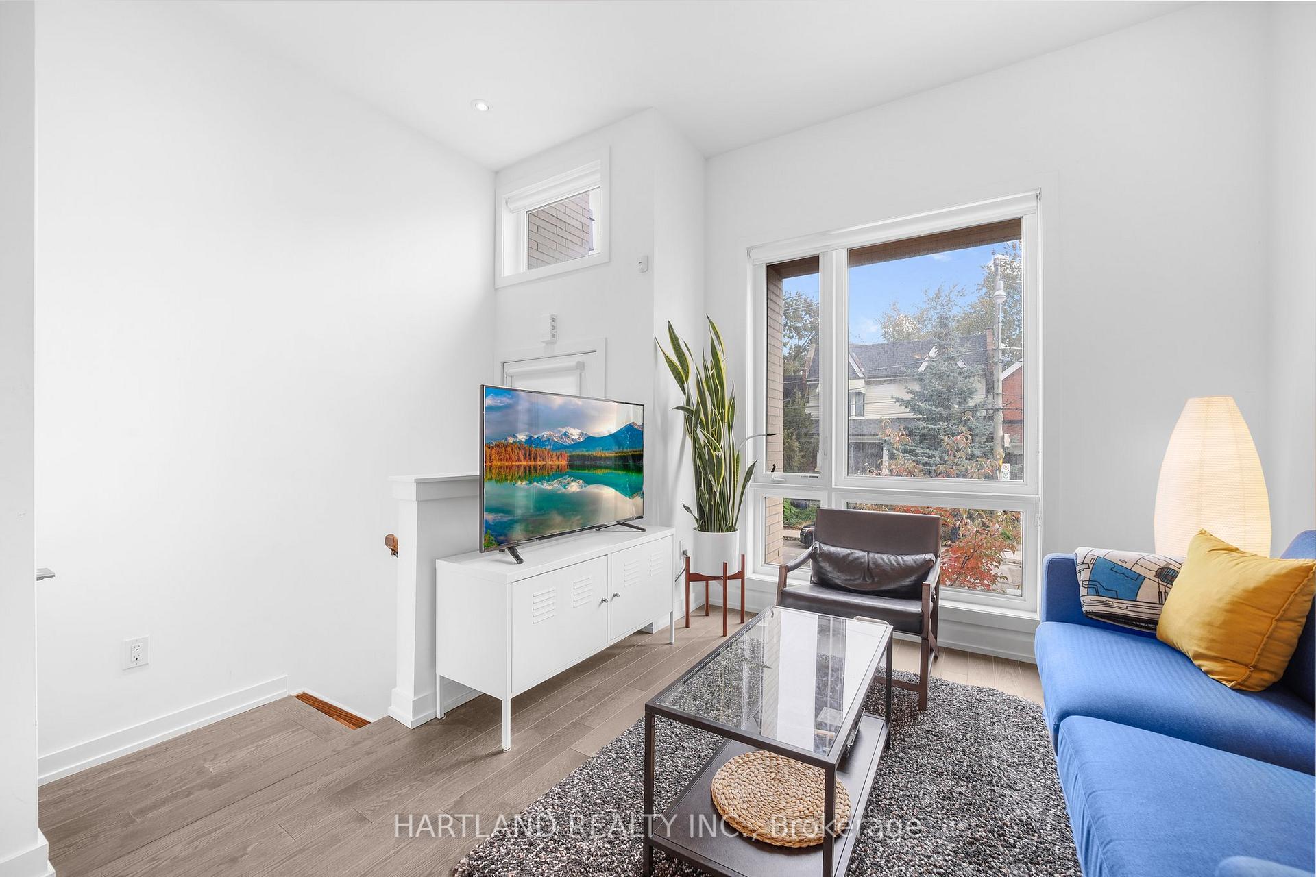 Photo 2 of 32 Perth Avenue, Toronto, Dufferin Grove — HOMEH