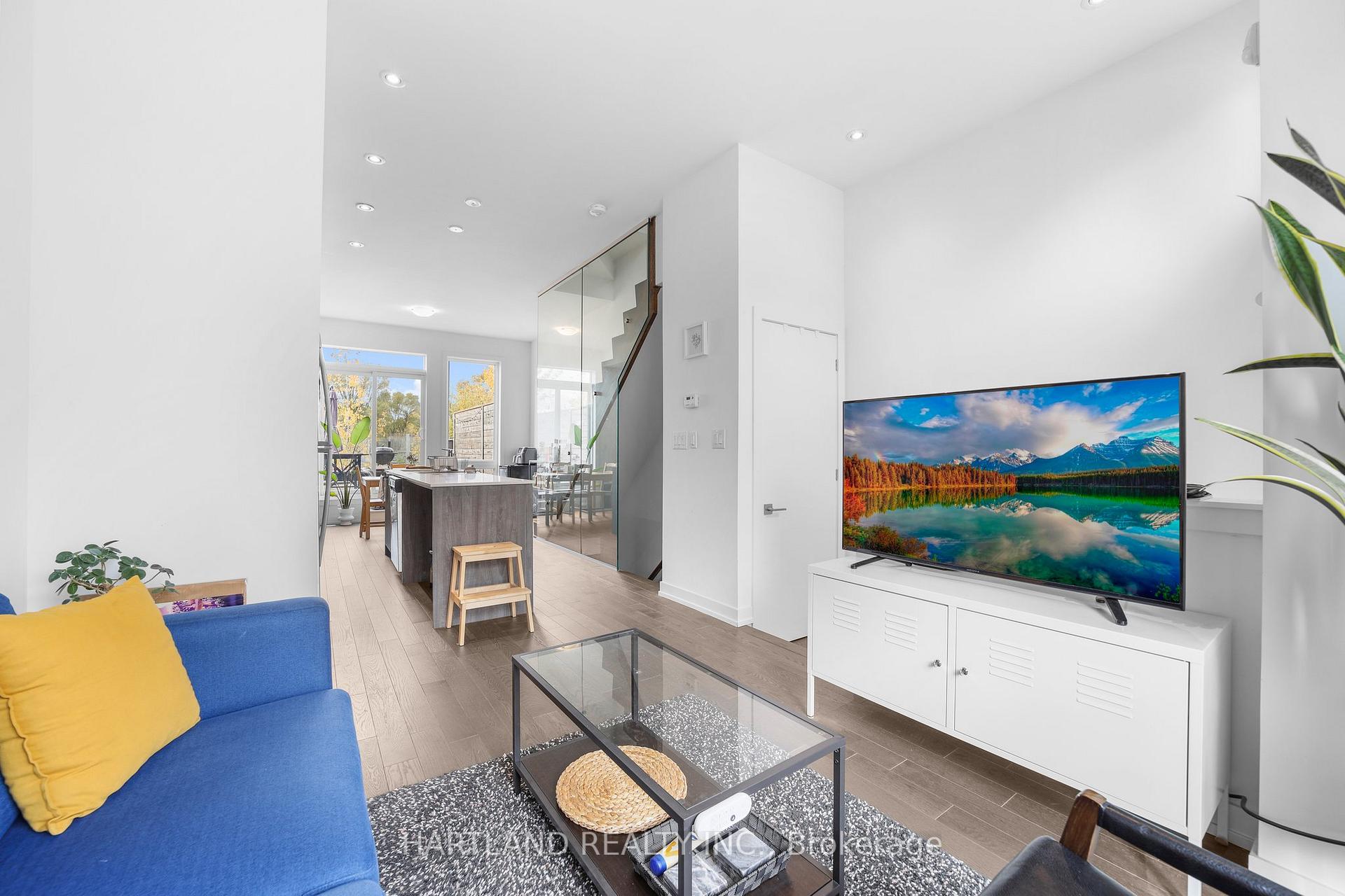 Photo 3 of 32 Perth Avenue, Toronto, Dufferin Grove — HOMEH