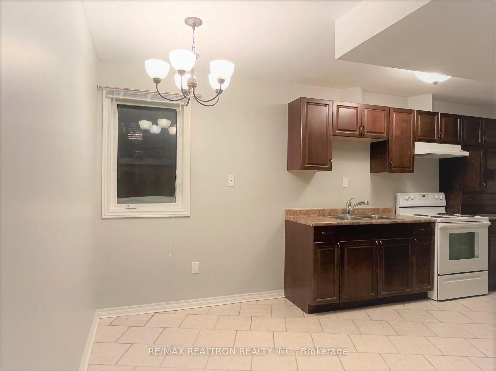 Photo 2 of Unit Lower, 50 Shelbourne Drive, Vaughan, Vellore Village — HOMEH