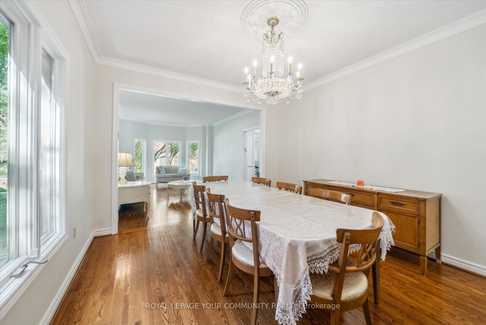 Photo 7 of 136 Markwood Lane, Vaughan, Crestwood-Springfarm-Yorkhill — HOMEH