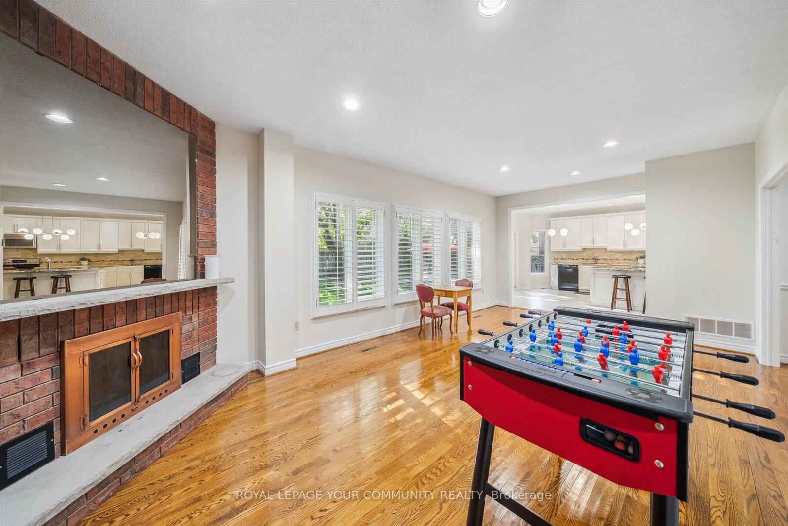 Photo 12 of 136 Markwood Lane, Vaughan, Crestwood-Springfarm-Yorkhill — HOMEH