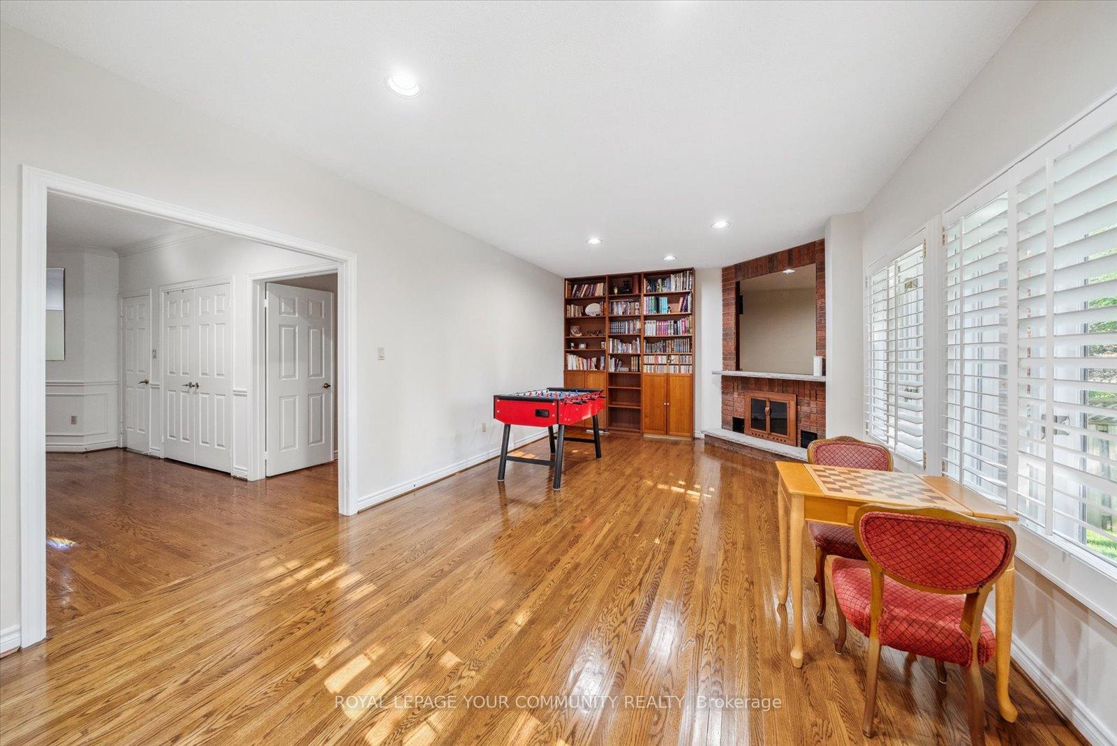 Photo 13 of 136 Markwood Lane, Vaughan, Crestwood-Springfarm-Yorkhill — HOMEH