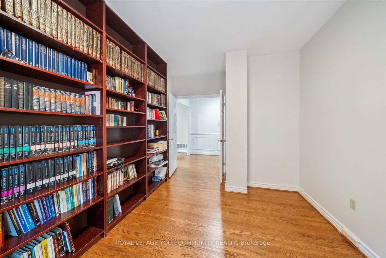 Photo 14 of 136 Markwood Lane, Vaughan, Crestwood-Springfarm-Yorkhill — HOMEH