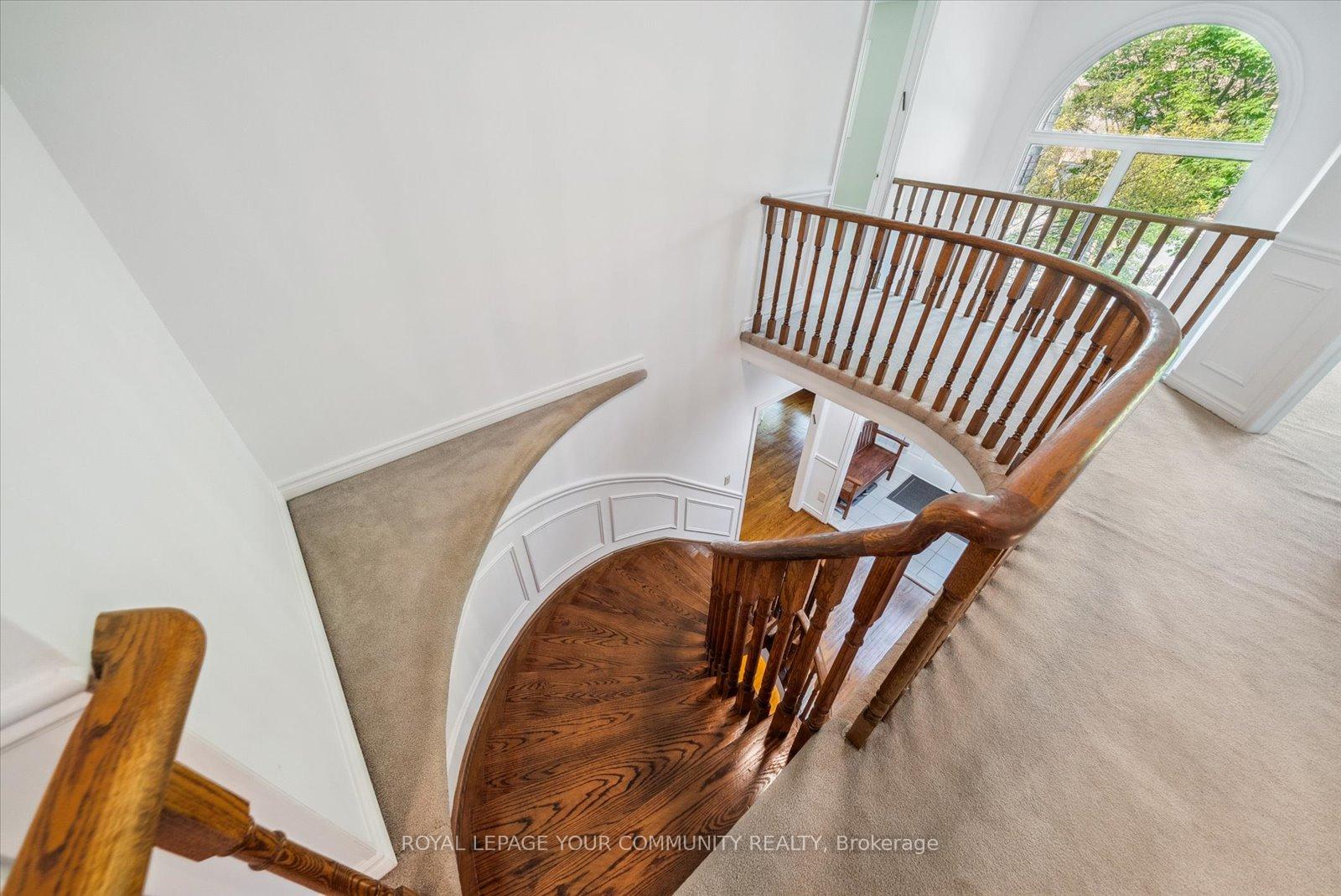 Photo 16 of 136 Markwood Lane, Vaughan, Crestwood-Springfarm-Yorkhill — HOMEH
