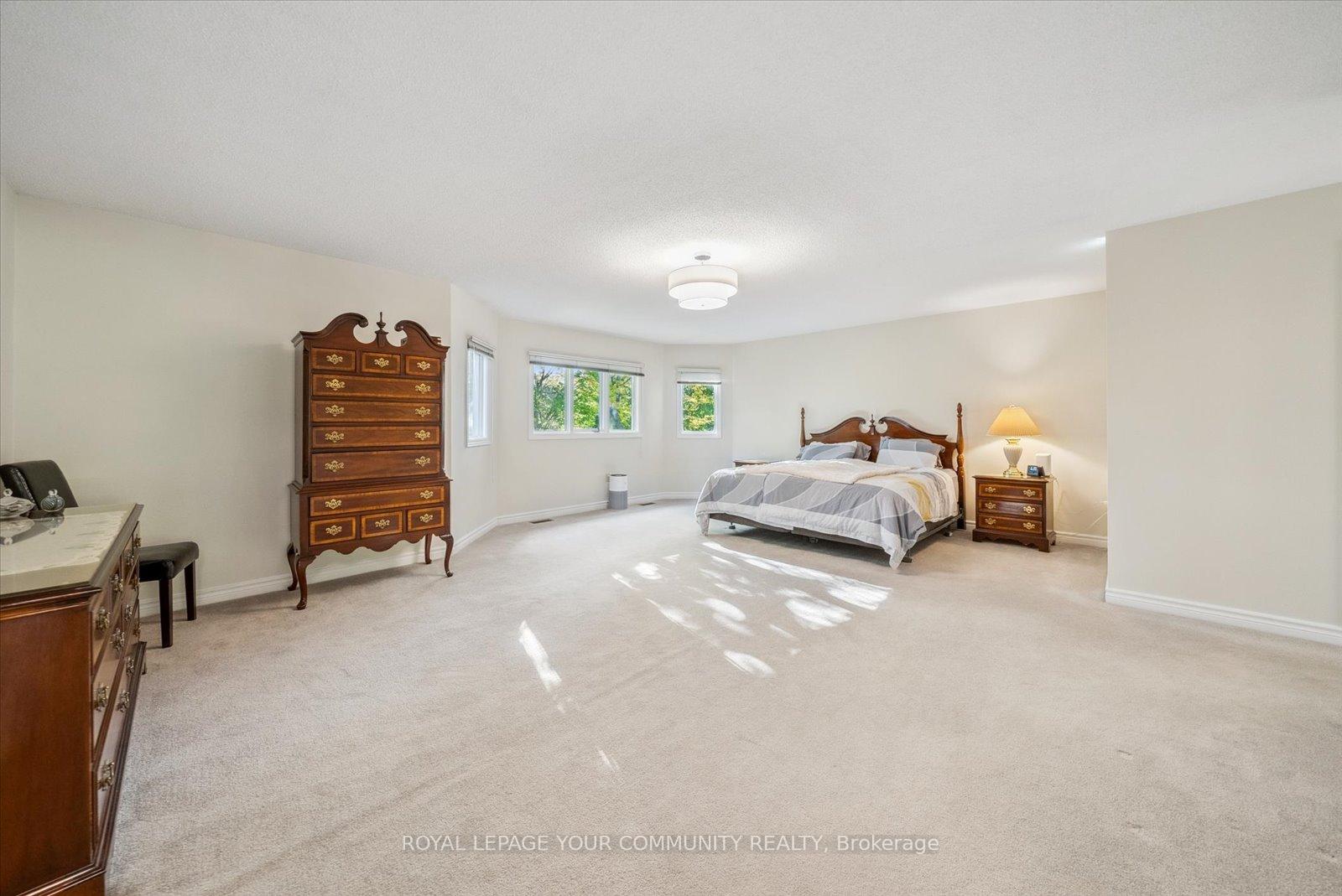 Photo 18 of 136 Markwood Lane, Vaughan, Crestwood-Springfarm-Yorkhill — HOMEH