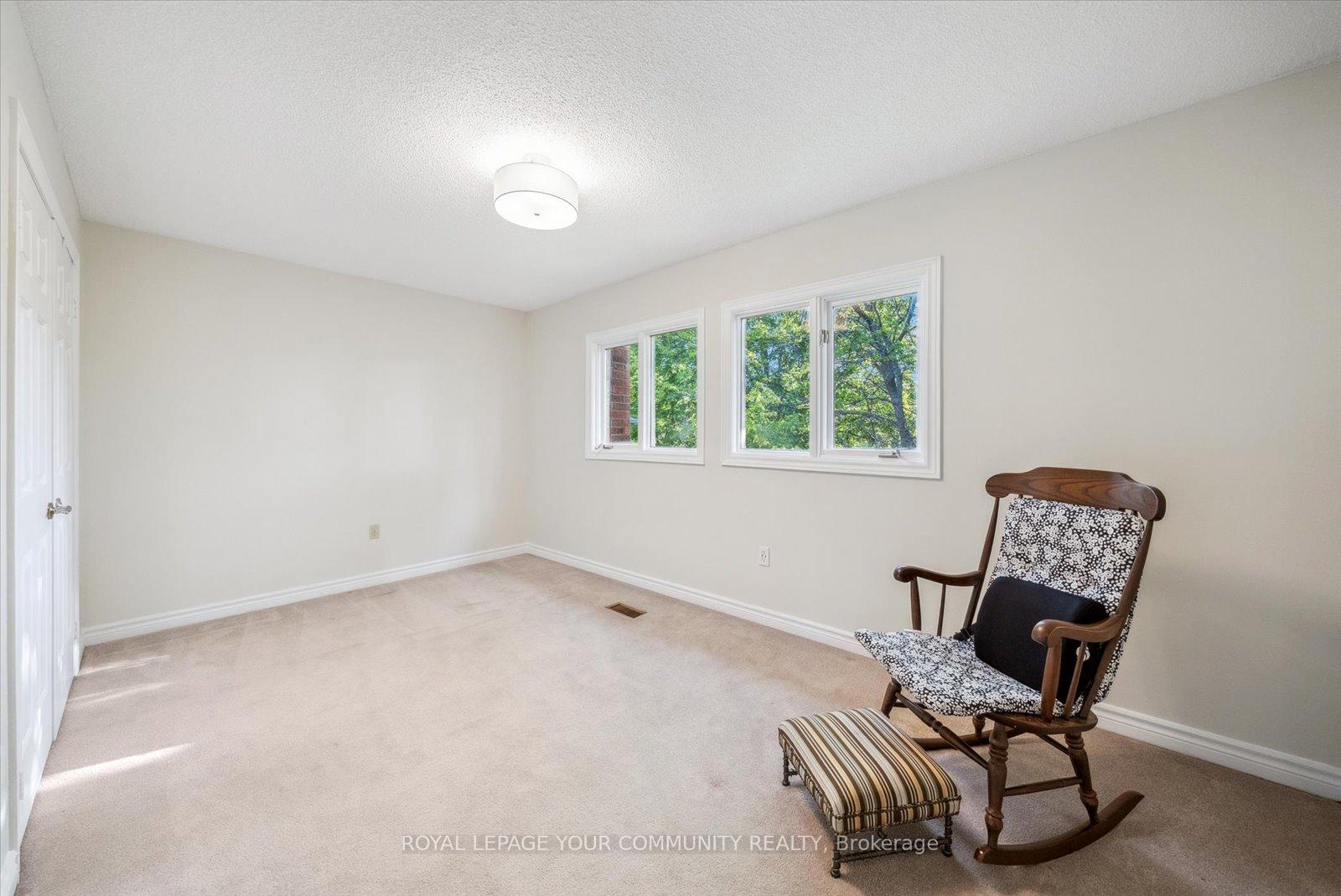 Photo 19 of 136 Markwood Lane, Vaughan, Crestwood-Springfarm-Yorkhill — HOMEH