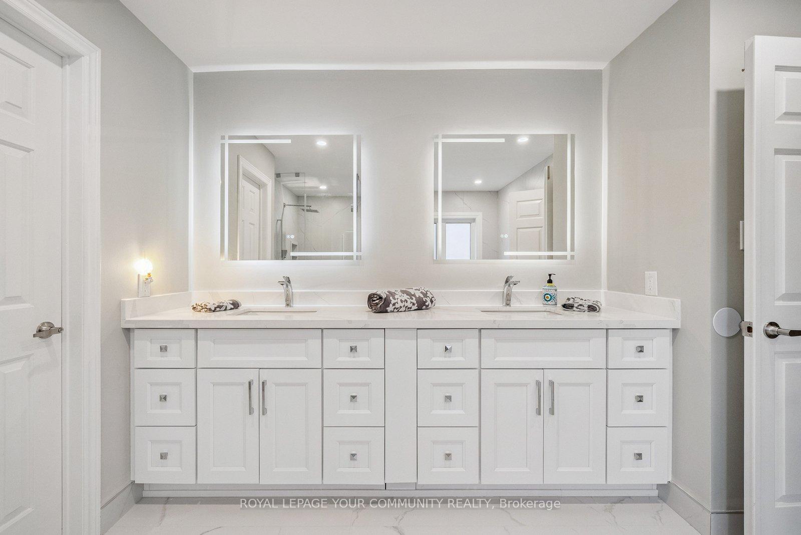 Photo 21 of 136 Markwood Lane, Vaughan, Crestwood-Springfarm-Yorkhill — HOMEH