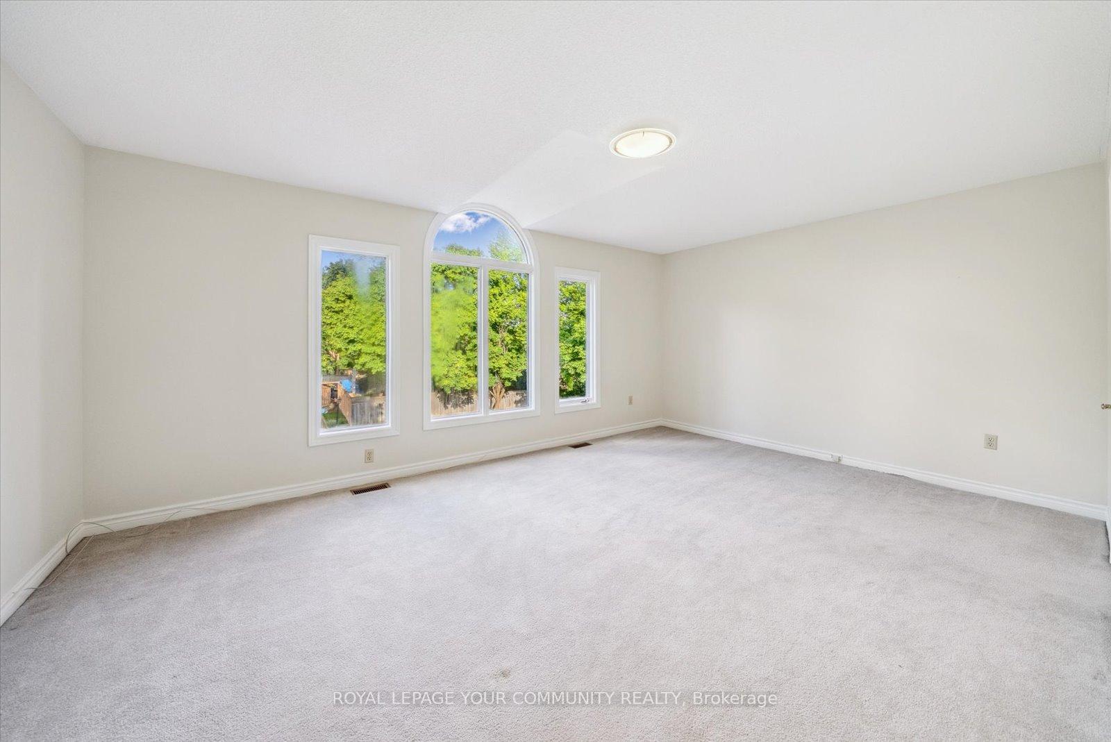 Photo 24 of 136 Markwood Lane, Vaughan, Crestwood-Springfarm-Yorkhill — HOMEH