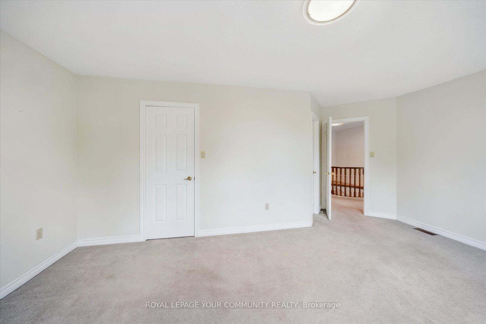 Photo 25 of 136 Markwood Lane, Vaughan, Crestwood-Springfarm-Yorkhill — HOMEH
