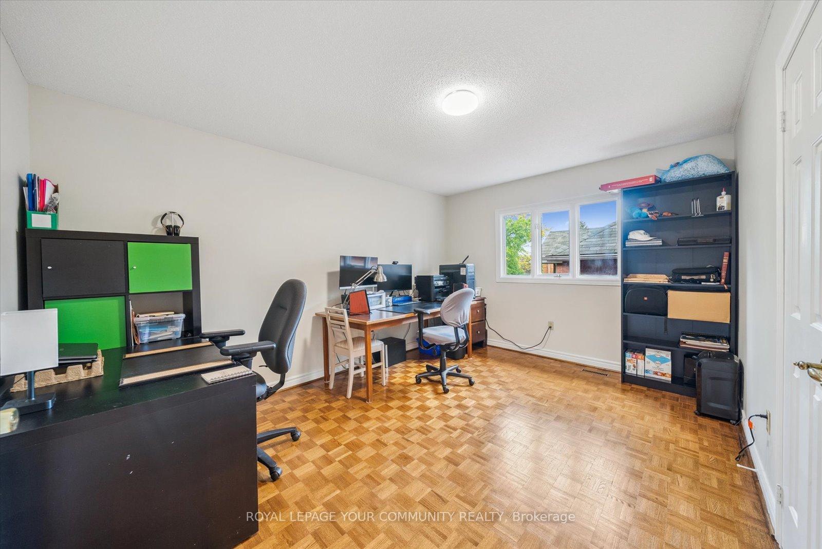 Photo 26 of 136 Markwood Lane, Vaughan, Crestwood-Springfarm-Yorkhill — HOMEH