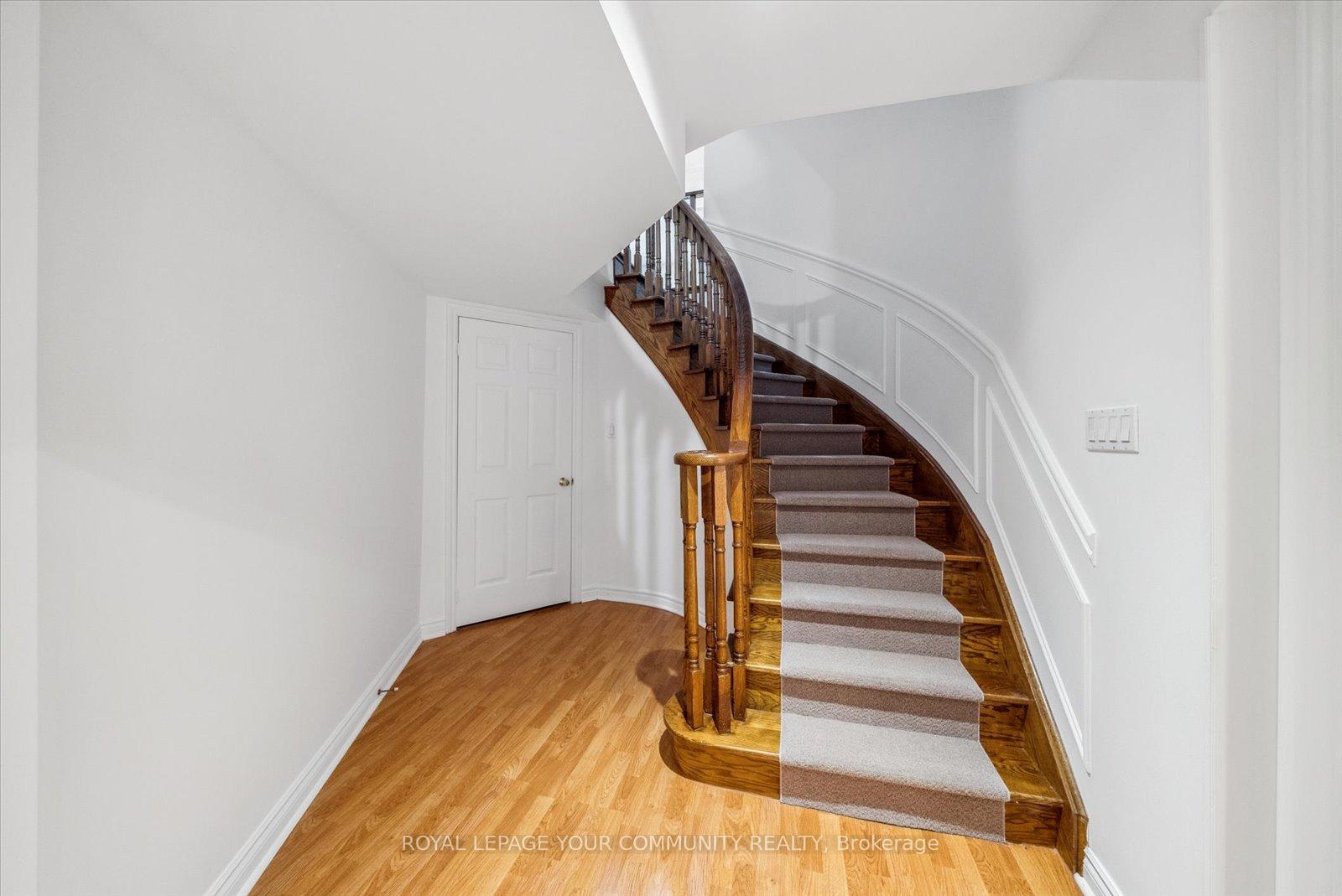 Photo 31 of 136 Markwood Lane, Vaughan, Crestwood-Springfarm-Yorkhill — HOMEH