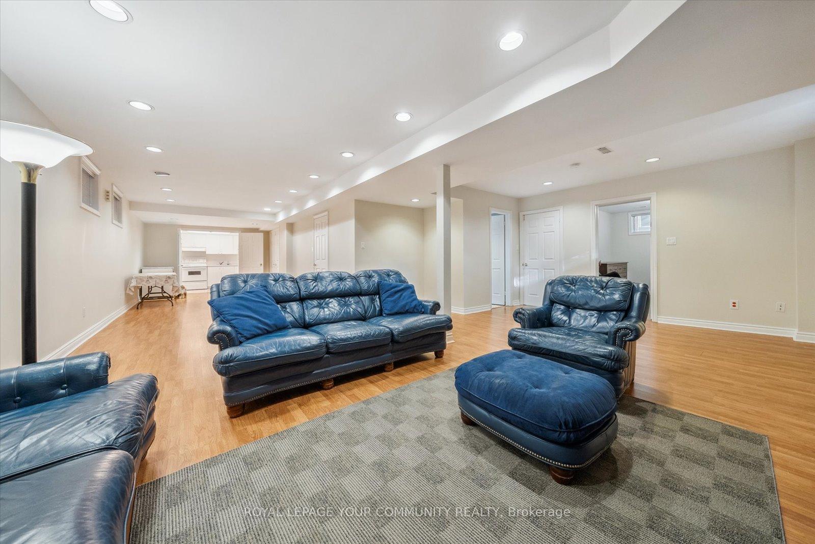 Photo 33 of 136 Markwood Lane, Vaughan, Crestwood-Springfarm-Yorkhill — HOMEH