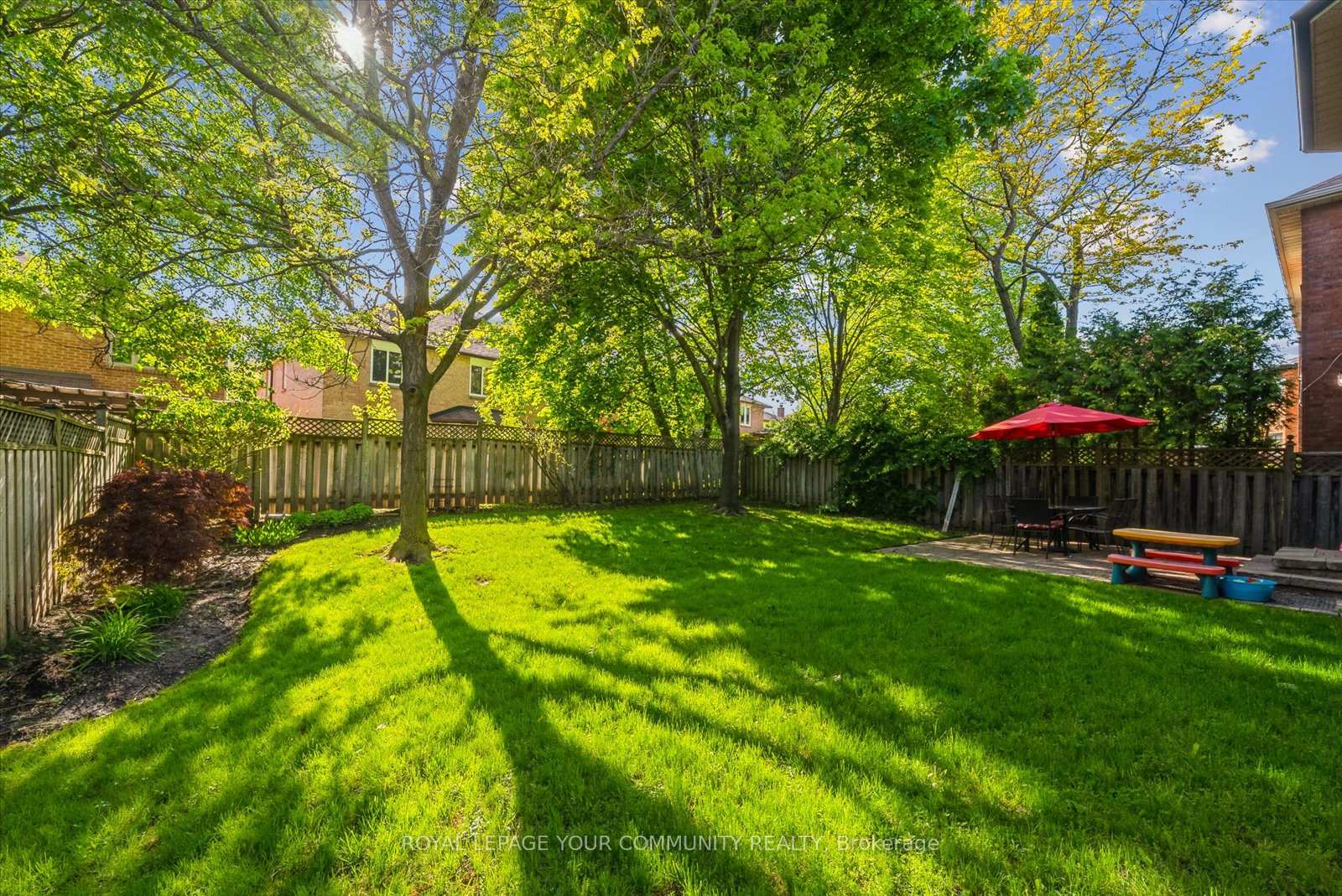 Photo 41 of 136 Markwood Lane, Vaughan, Crestwood-Springfarm-Yorkhill — HOMEH