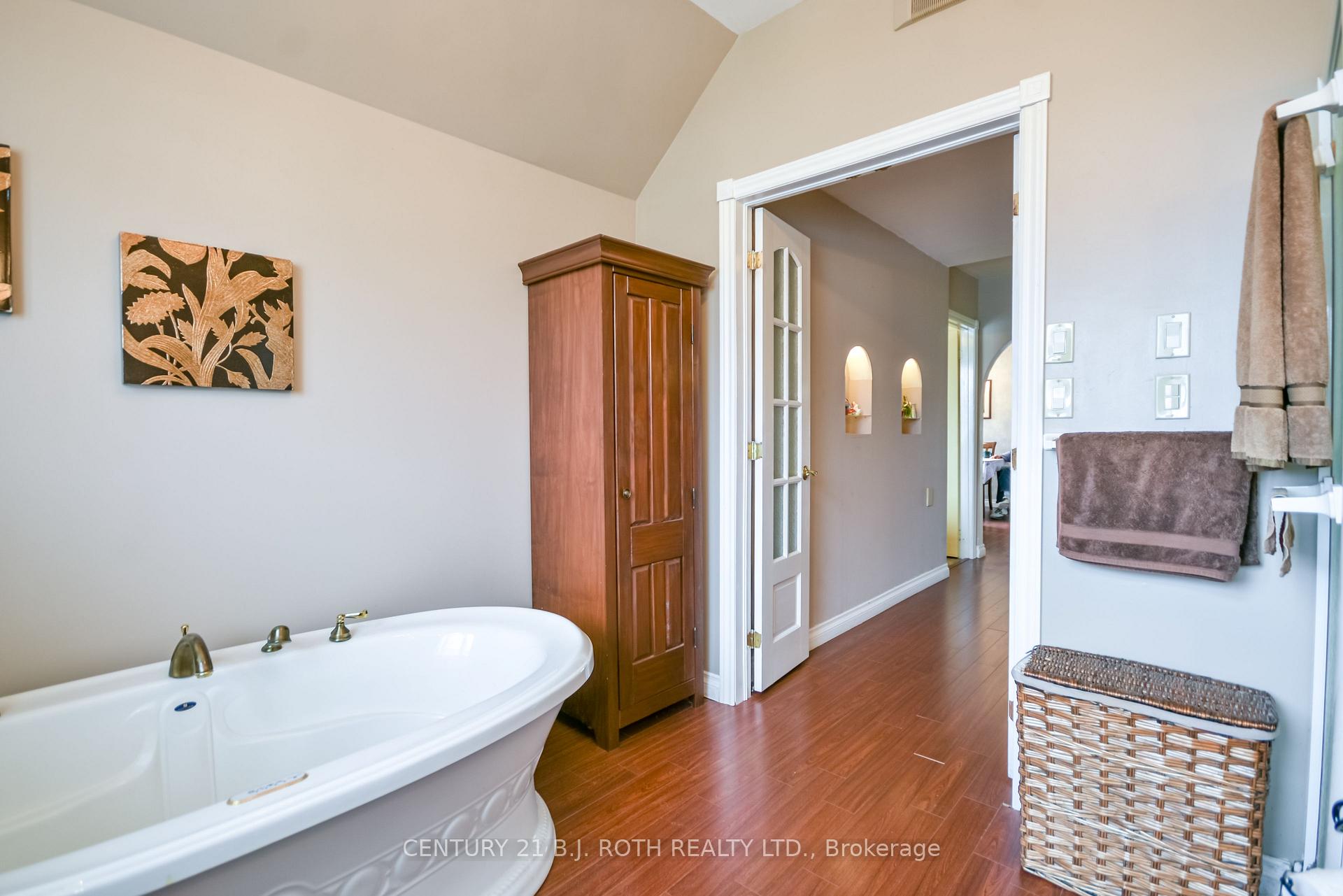 Photo 25 of 164 Cook Street, Barrie, Codrington — HOMEH