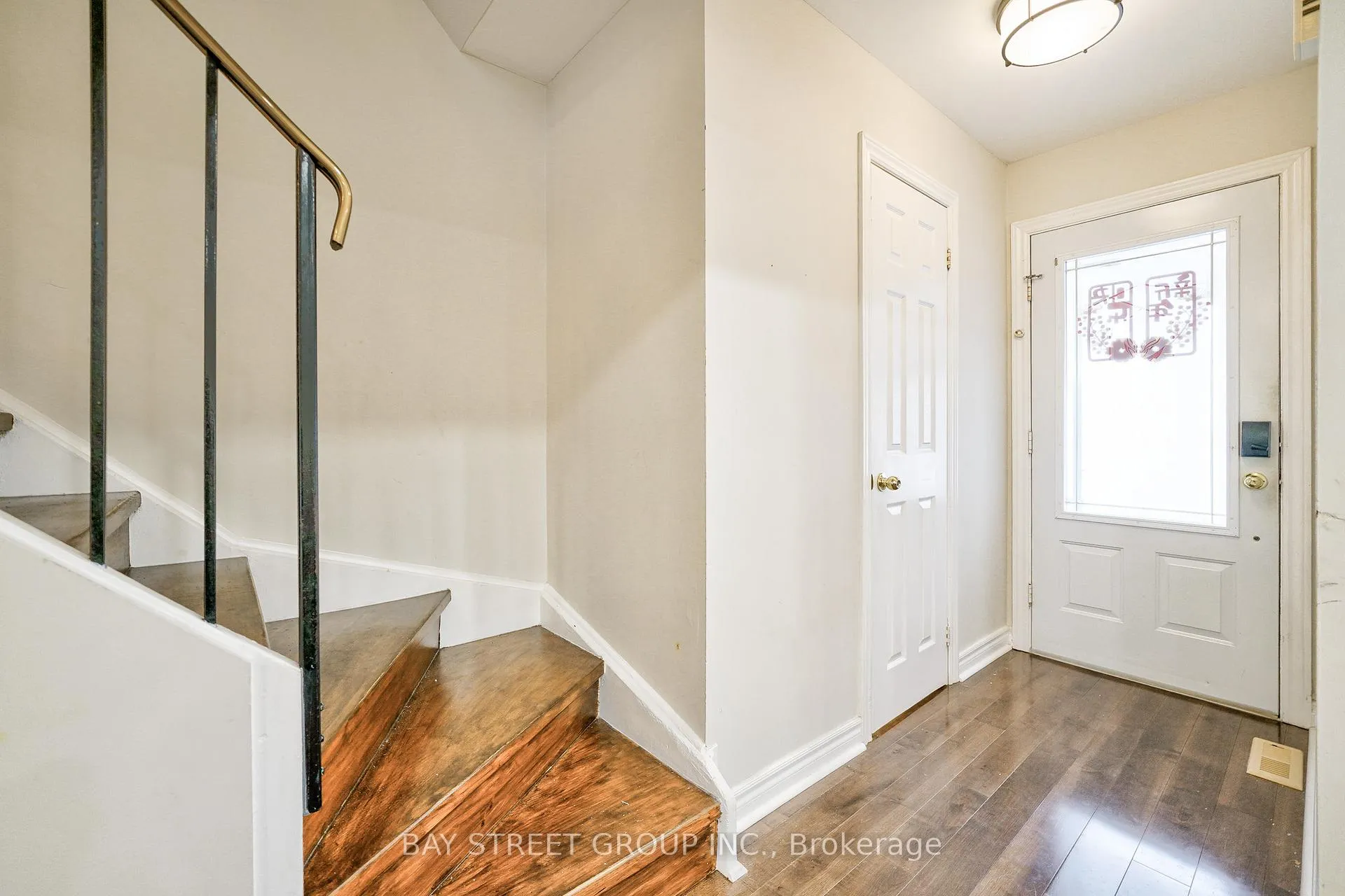 Photo 5 of 105 Patrice Crescent, Vaughan, Crestwood-Springfarm-Yorkhill — HOMEH