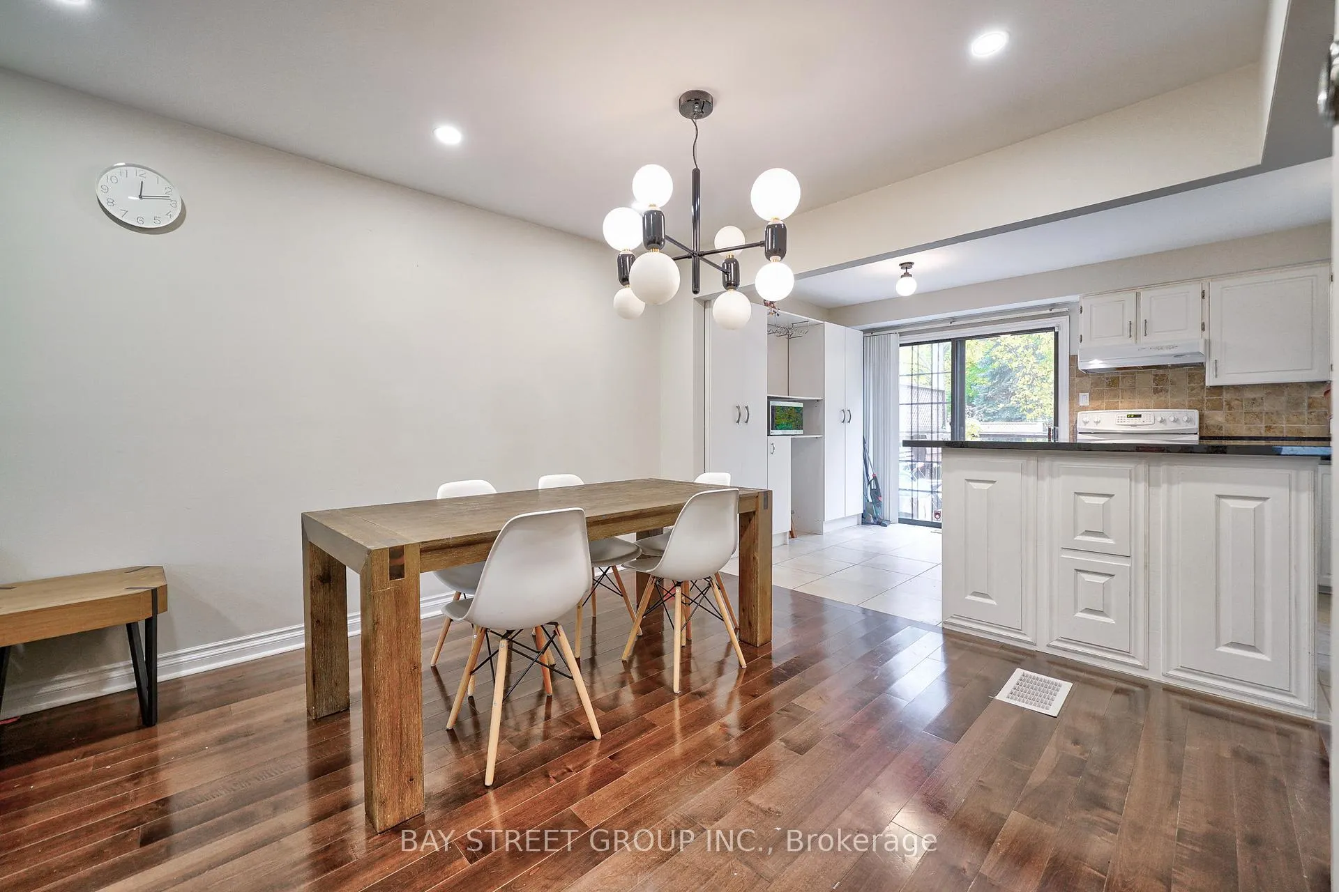 Photo 10 of 105 Patrice Crescent, Vaughan, Crestwood-Springfarm-Yorkhill — HOMEH