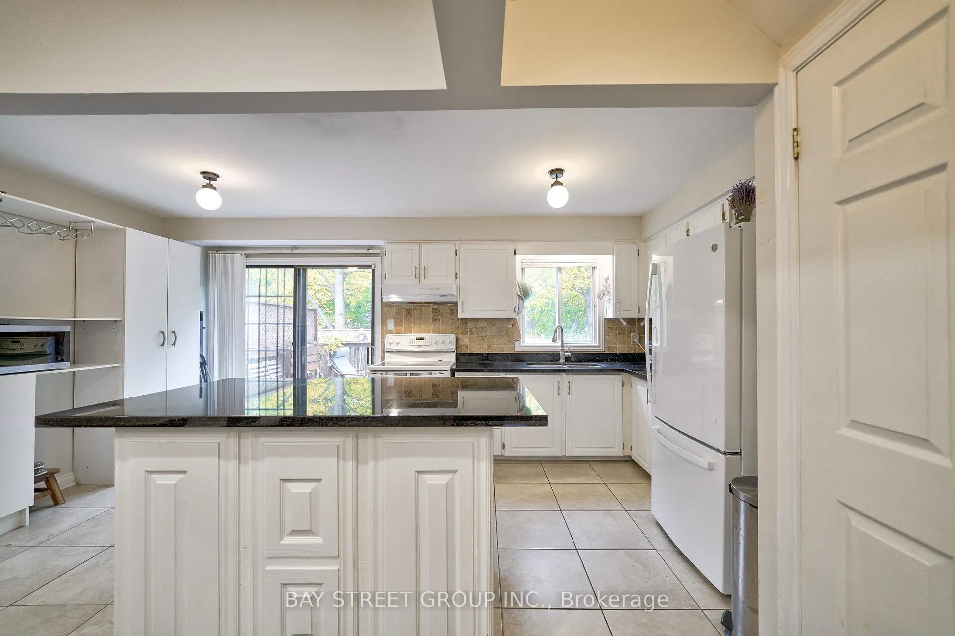 Photo 16 of 105 Patrice Crescent, Vaughan, Crestwood-Springfarm-Yorkhill — HOMEH