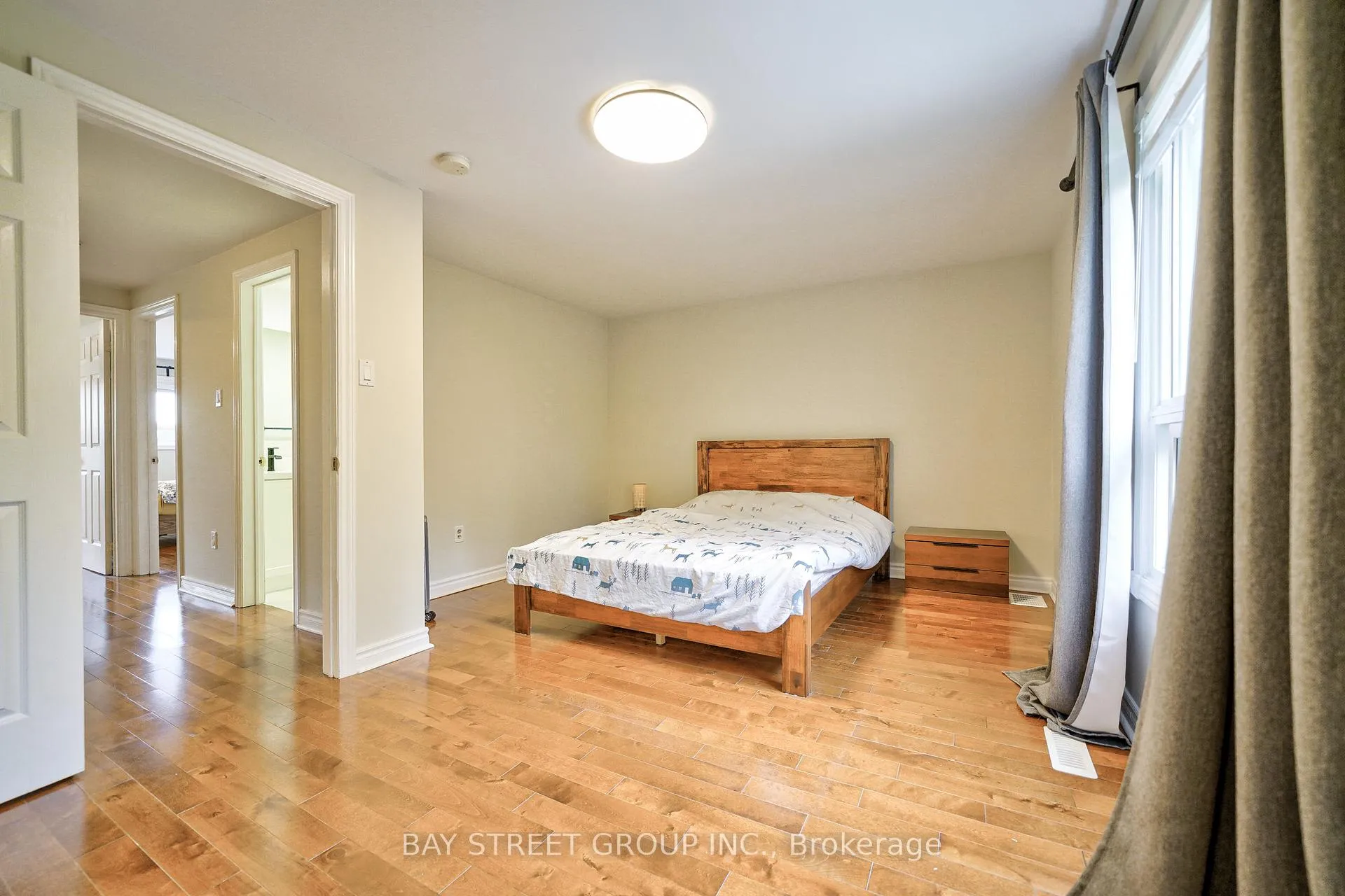 Photo 22 of 105 Patrice Crescent, Vaughan, Crestwood-Springfarm-Yorkhill — HOMEH